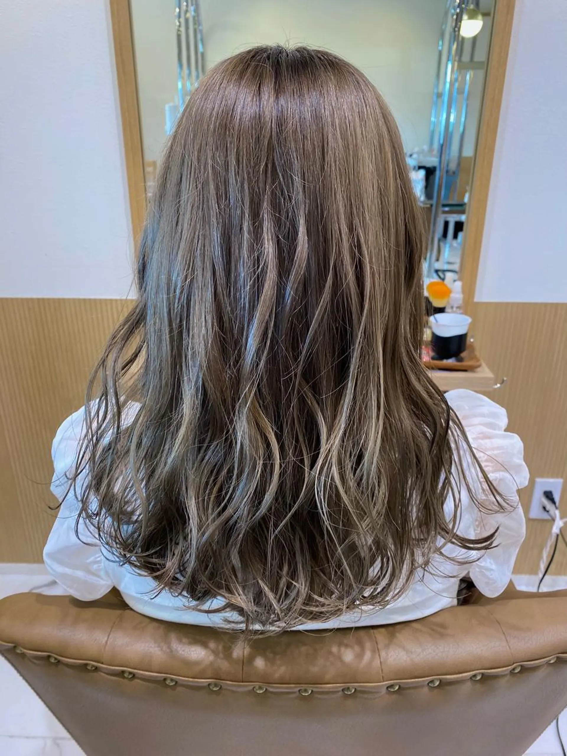 ロング カット ヘアカラー 坂井 茅聖のヘアスタイル