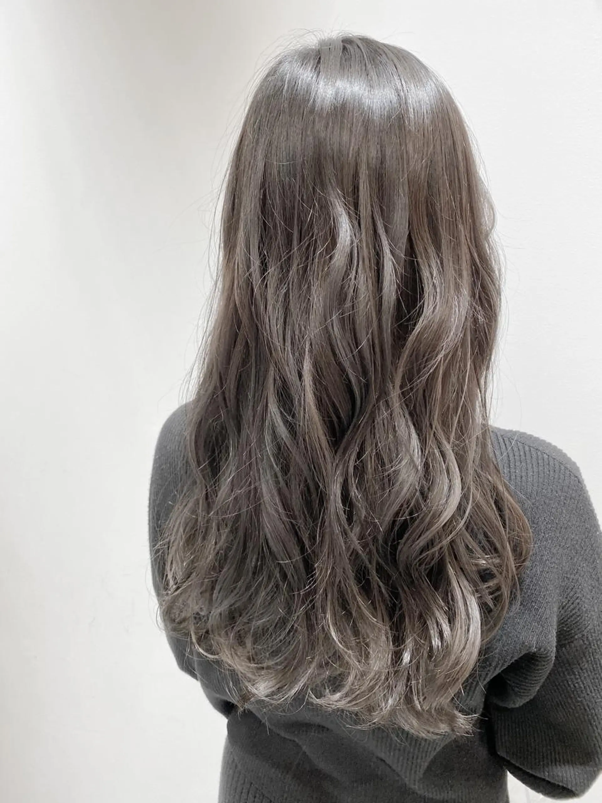 カラー グレージュ 福元友梨 ディレクター✂️のヘアスタイル