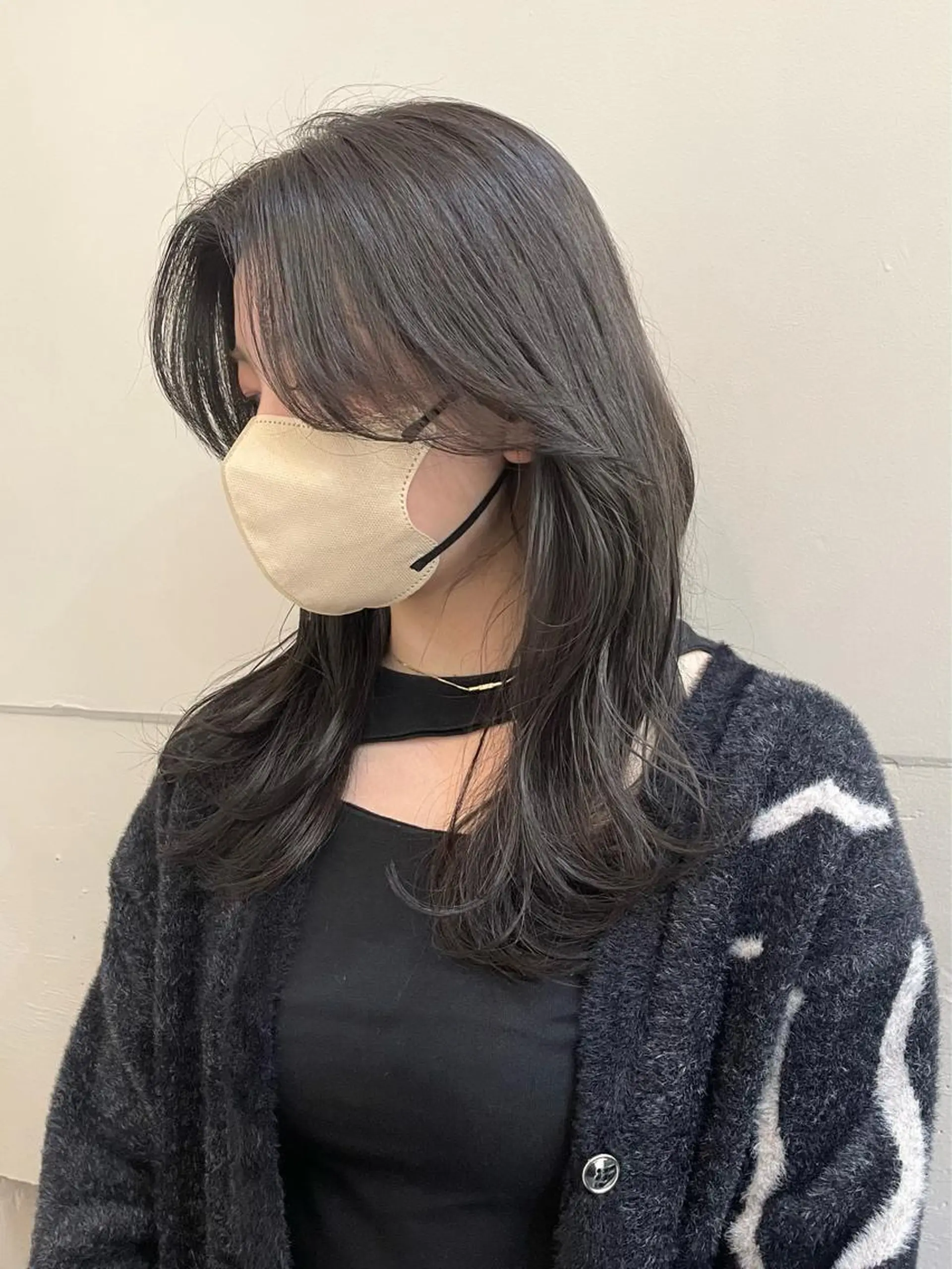 セミロング カラー ベージュカラー ブリーチ 透明感カラー ダークグレー ダークグレージュ カット ヘアカラー トリートメント 横浜/レイヤーカット /韓国ヘア/佐藤記正のヘアスタイル