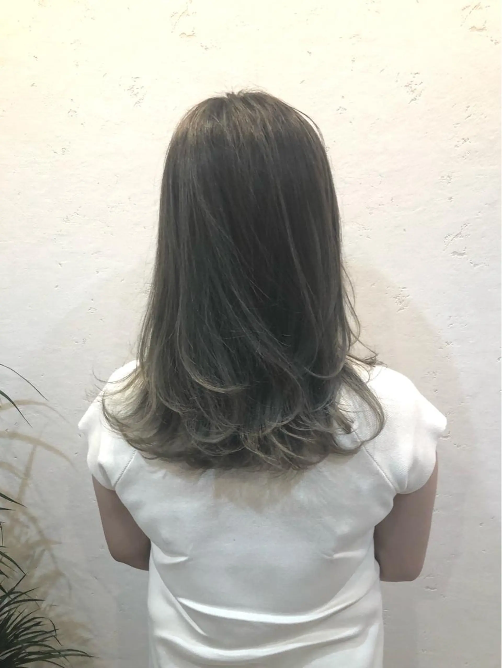 ミディアム カラー バレイヤージュ グレージュ レイヤーカット ニュアンスカラー🫧 加納のヘアスタイル