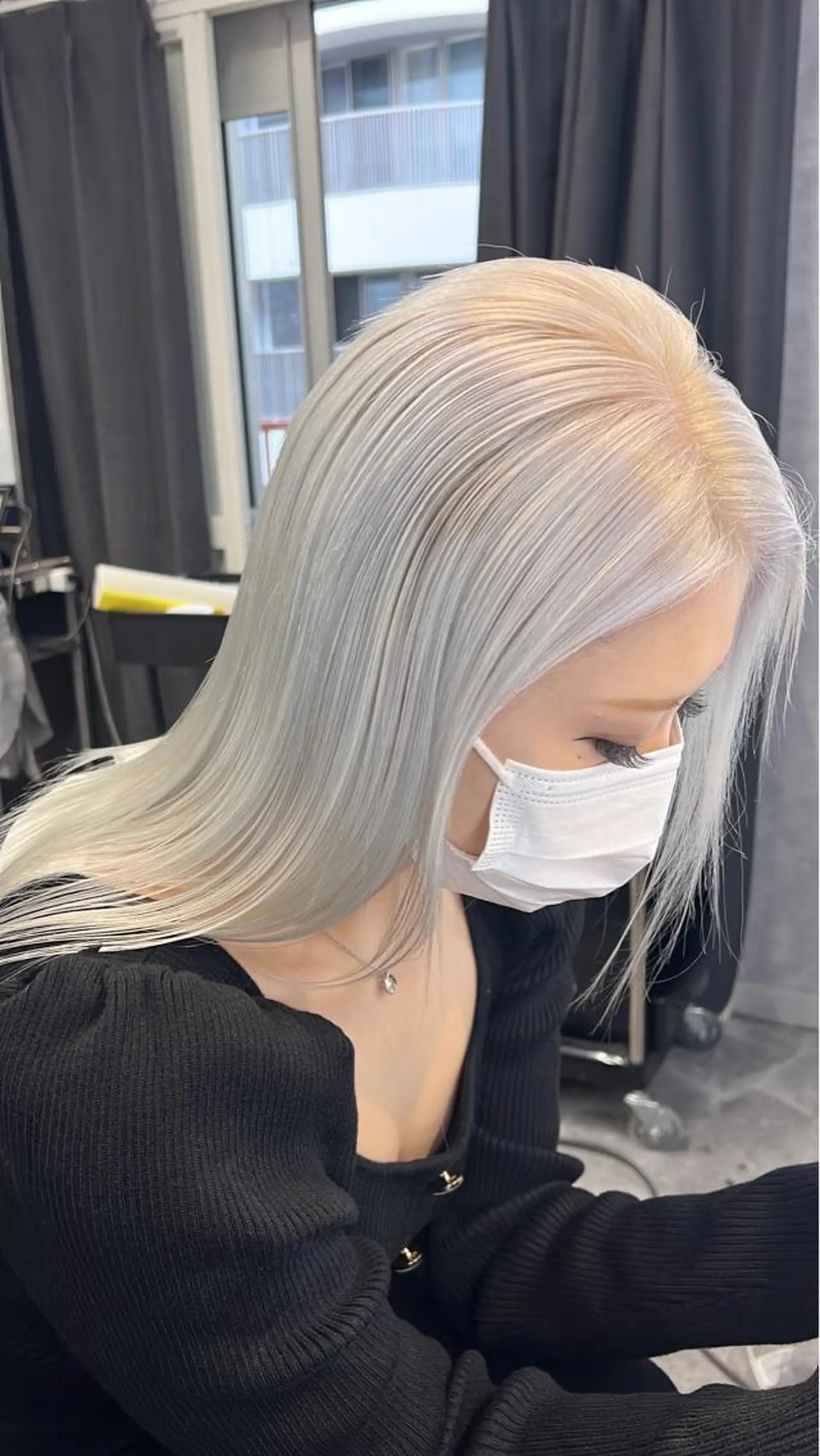 セミロング カラー mimiiy梅田 中崎町ハイトーンのヘアスタイル