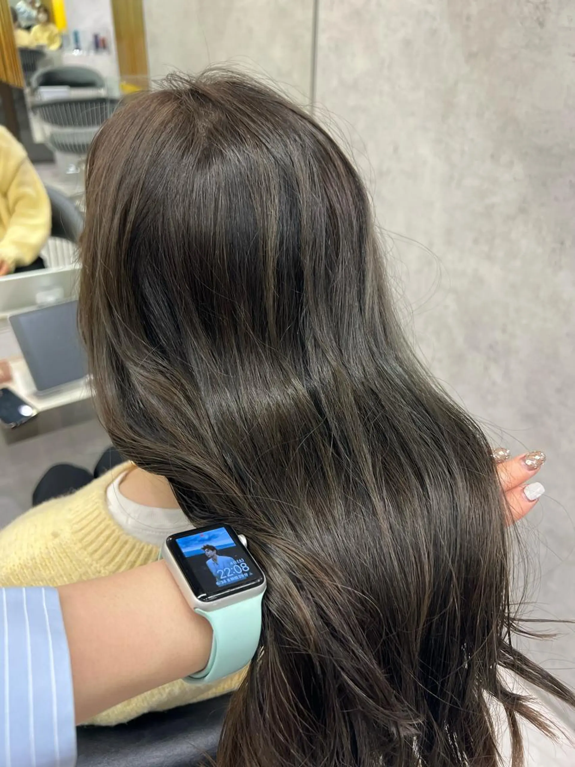 カラー 透明感カラー オリーブカラー 上田 エミのヘアスタイル