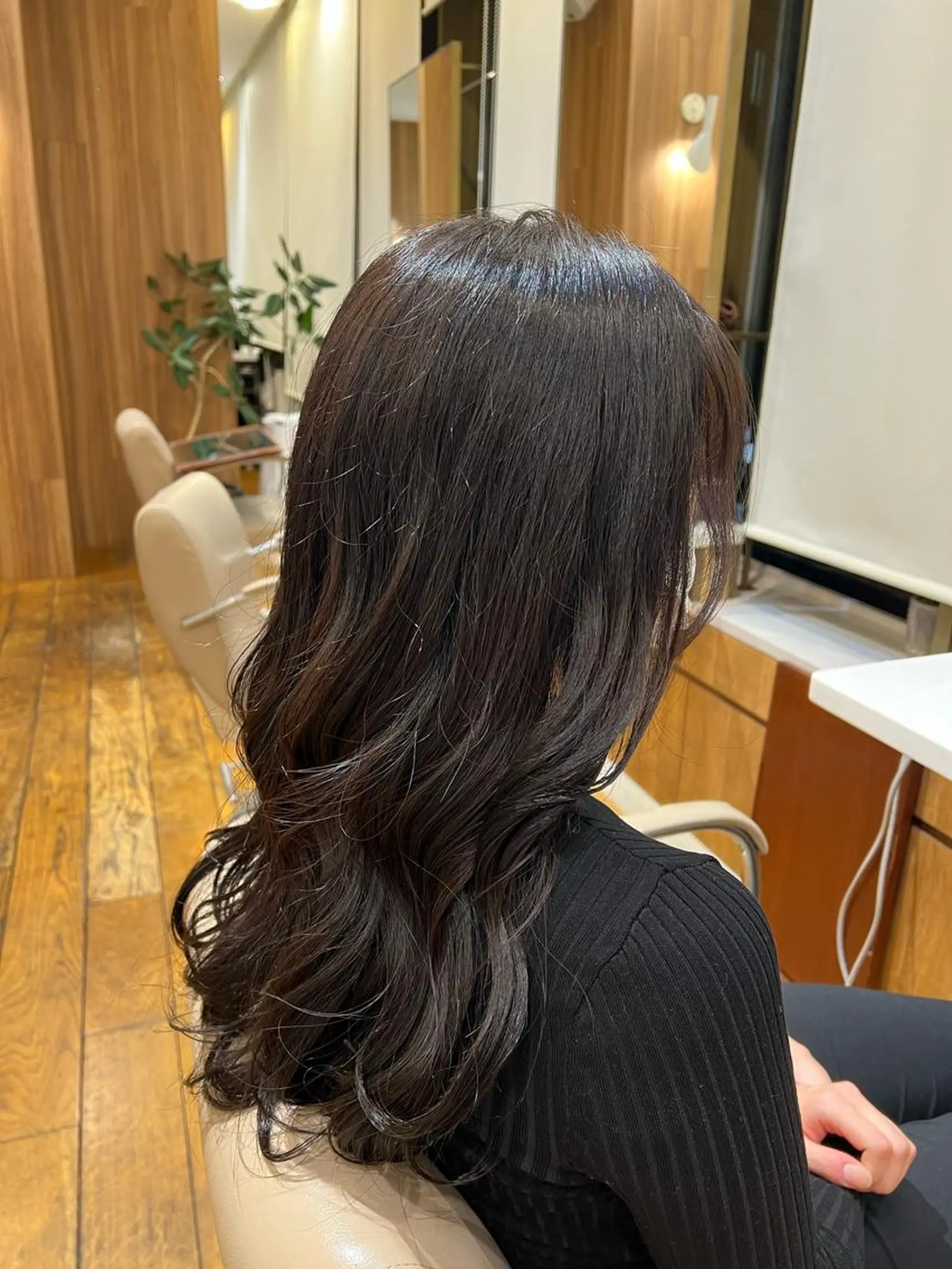 ロング カラー カワハラ ヒナコのヘアスタイル