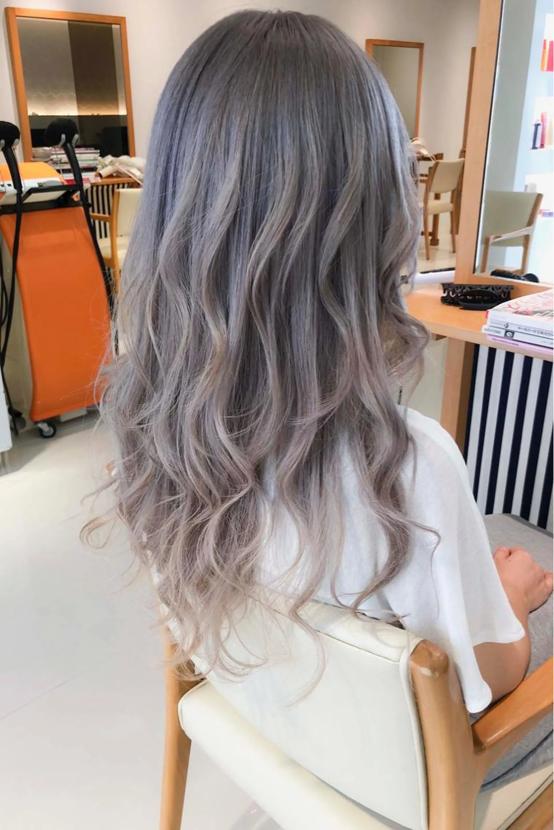 ロング カラー ヘアアレンジ アッシュ アッシュグレー アッシュグレージュ 透明感カラー グレージュ モテ髪透明感❤️ デイズヘアカラーのヘアスタイル