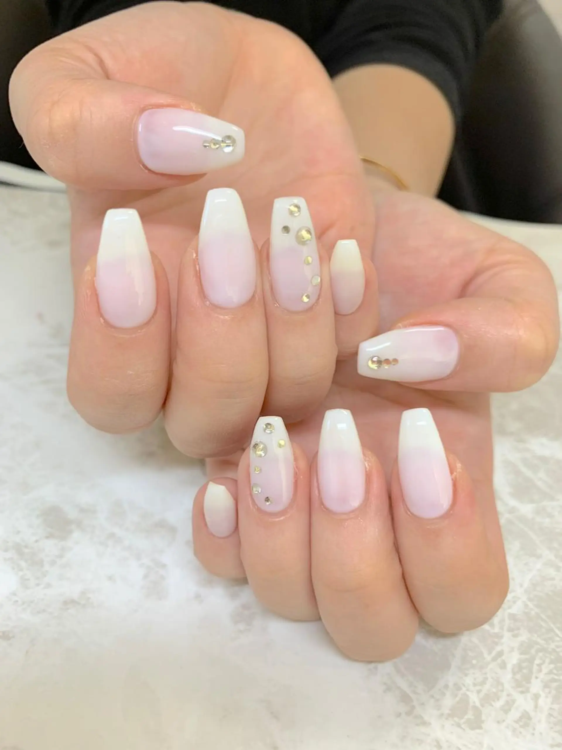 ネイル ストーンネイル LULU LIMAのネイルデザイン