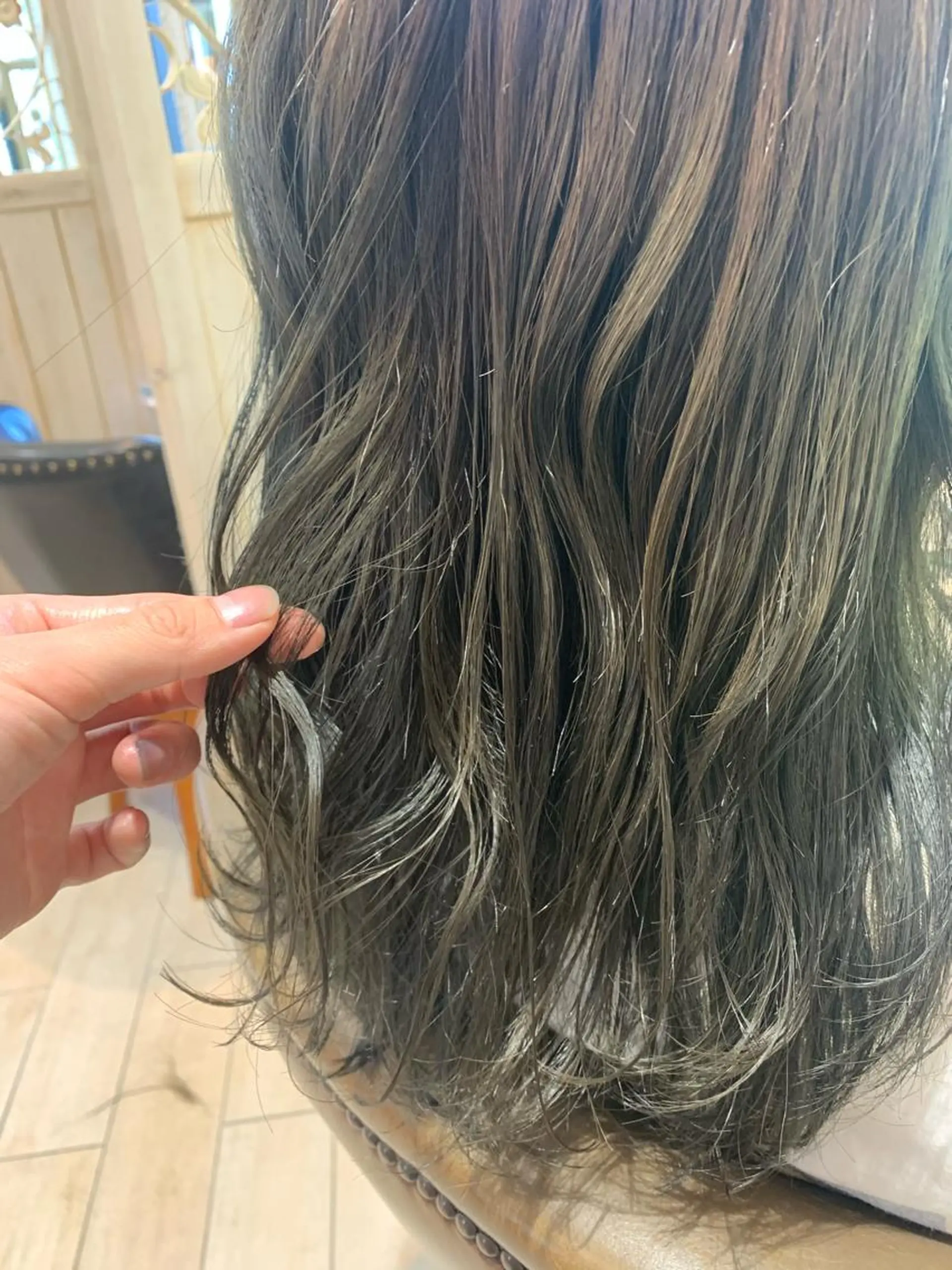 セミロング カラー パーマ ヘアアレンジ メンズパーマ特化🔥 ツイスパ/シャドウのヘアスタイル