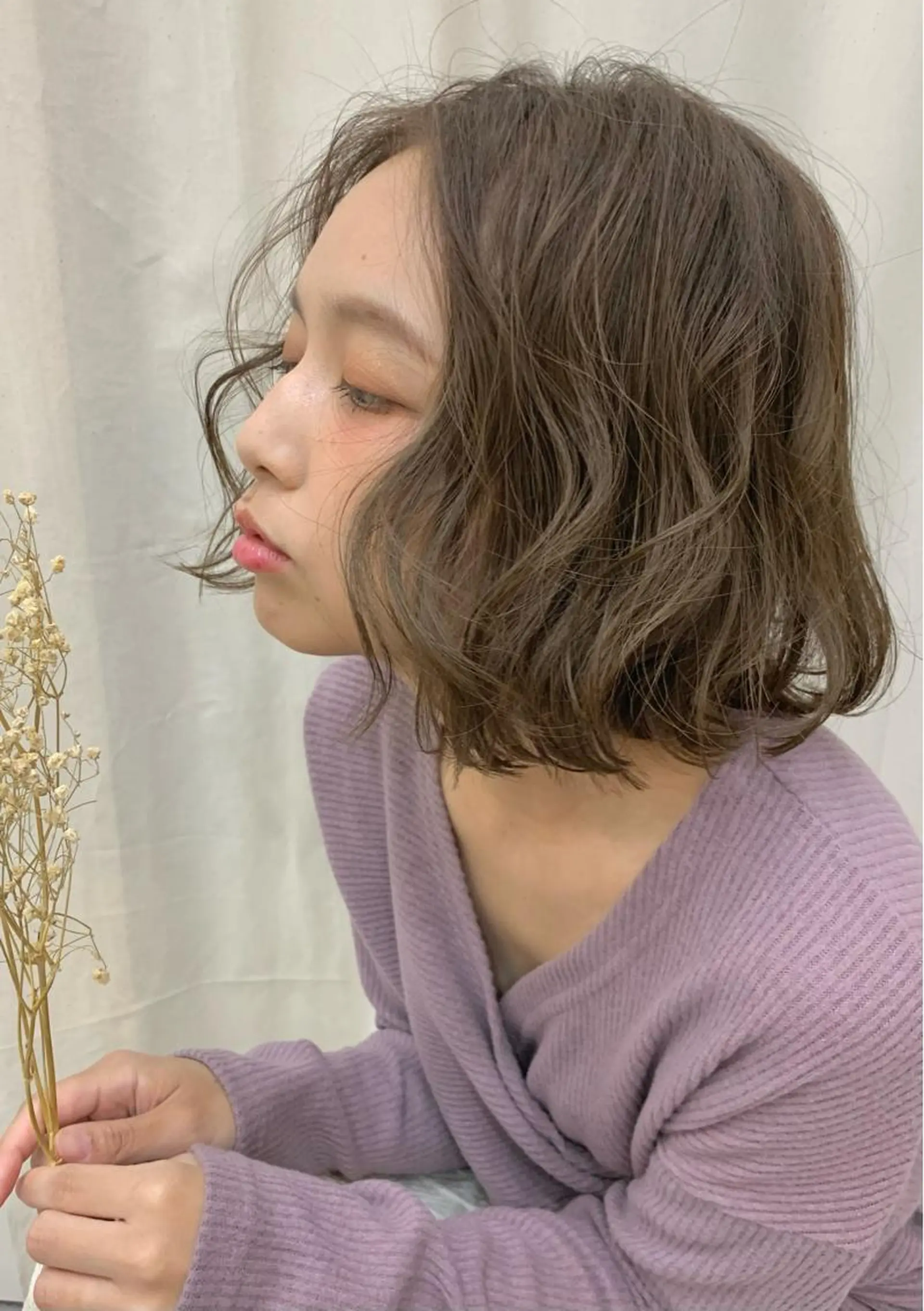 ミディアム KAORU オリーブカラーのヘアスタイル