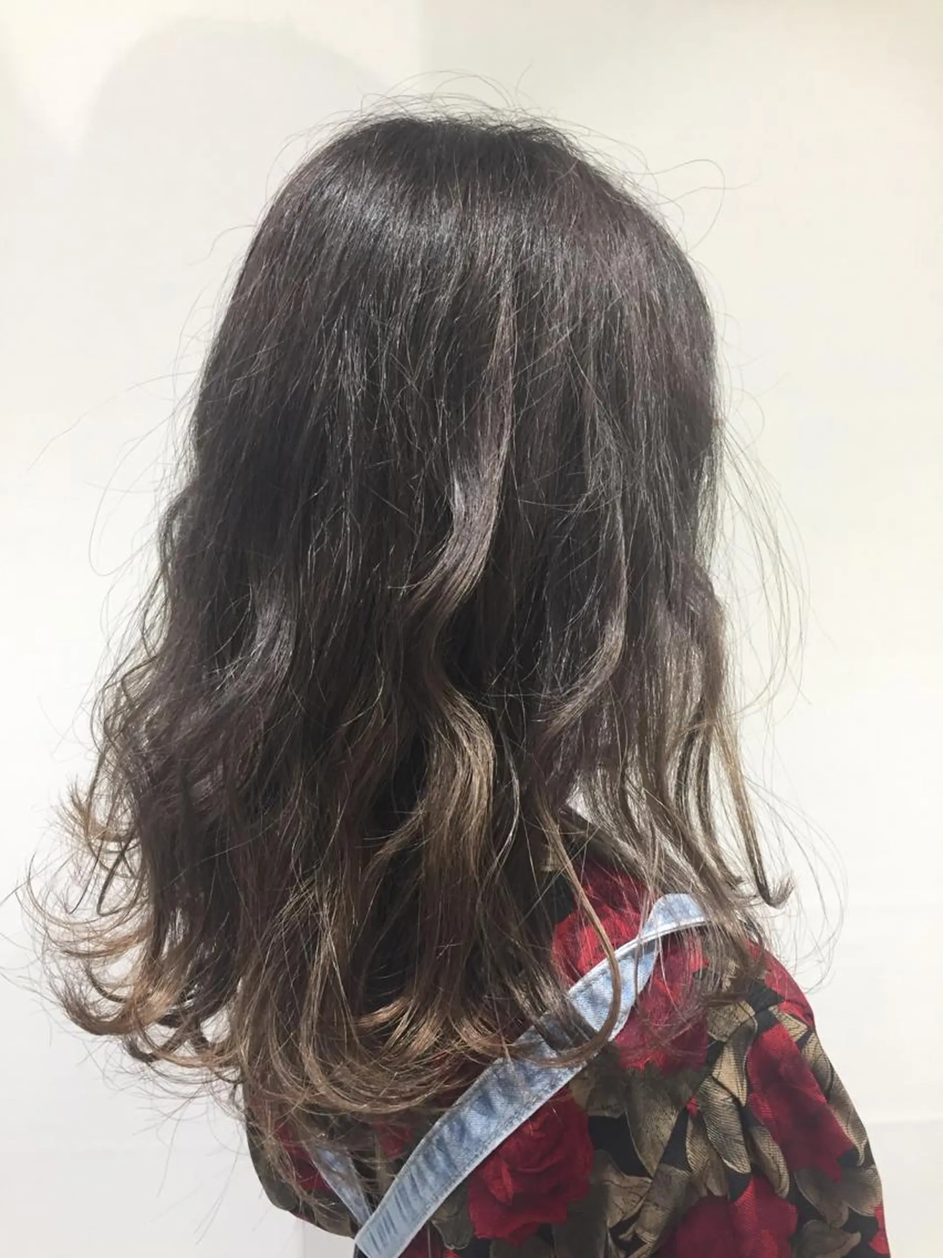 セミロング カラー ヘアアレンジ ブリーチ グレージュ メンズパーマ特化/ KAORU/店長のヘアスタイル