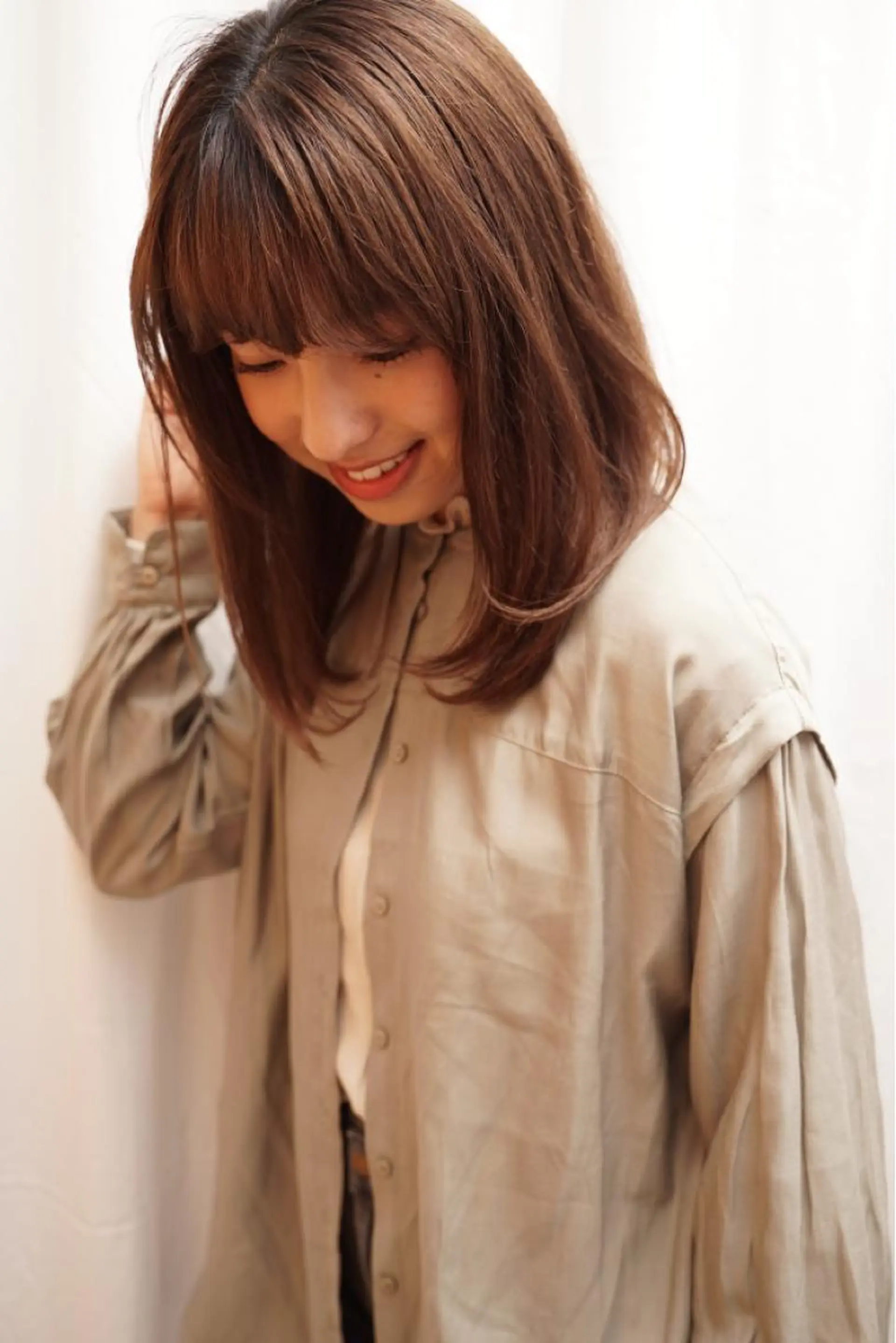 ミディアム カラー 佐藤 花帆のヘアスタイル