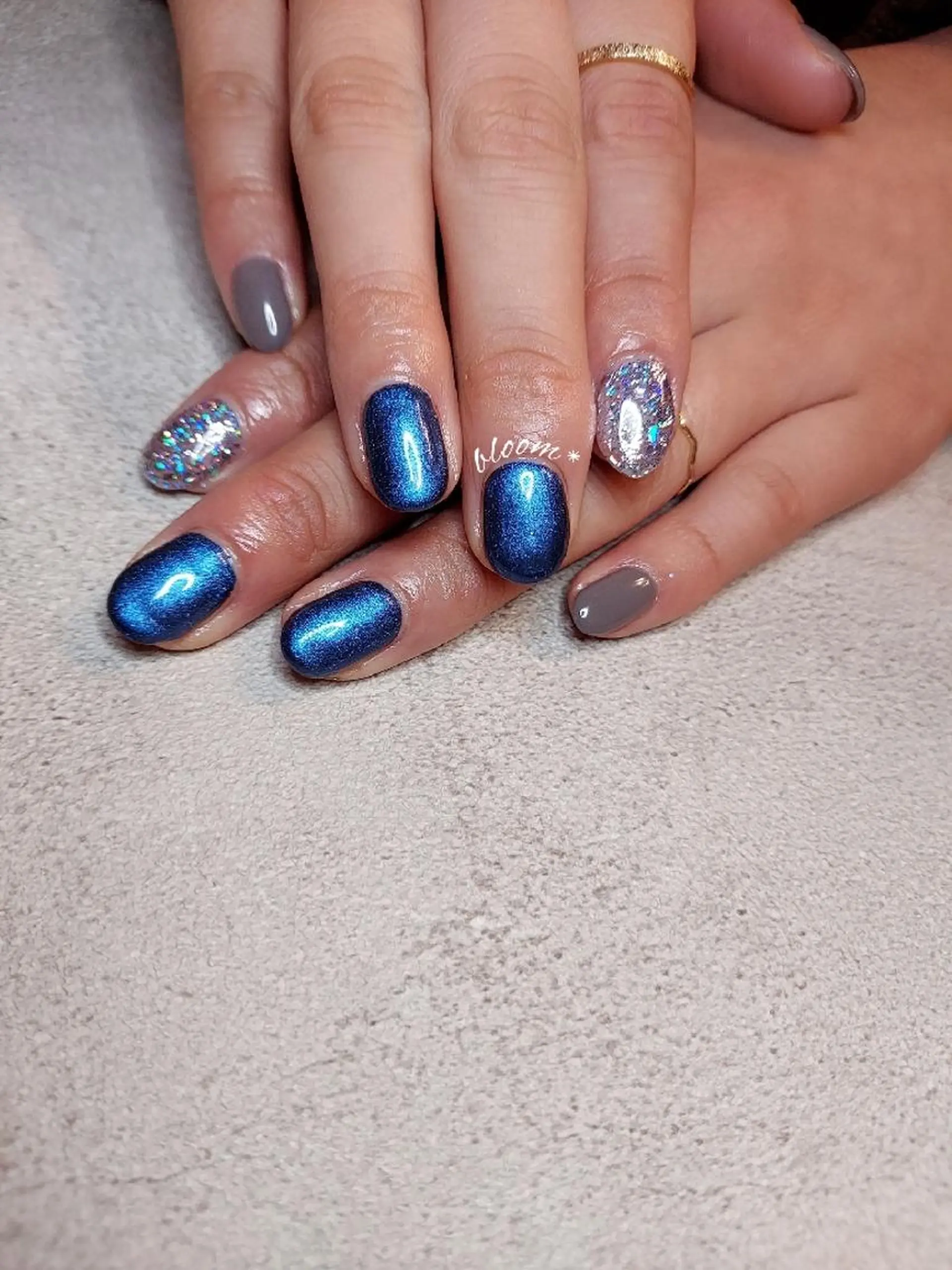 ネイル キラキラネイル ワンカラーネイル ハンドネイル bloom *のネイルデザイン