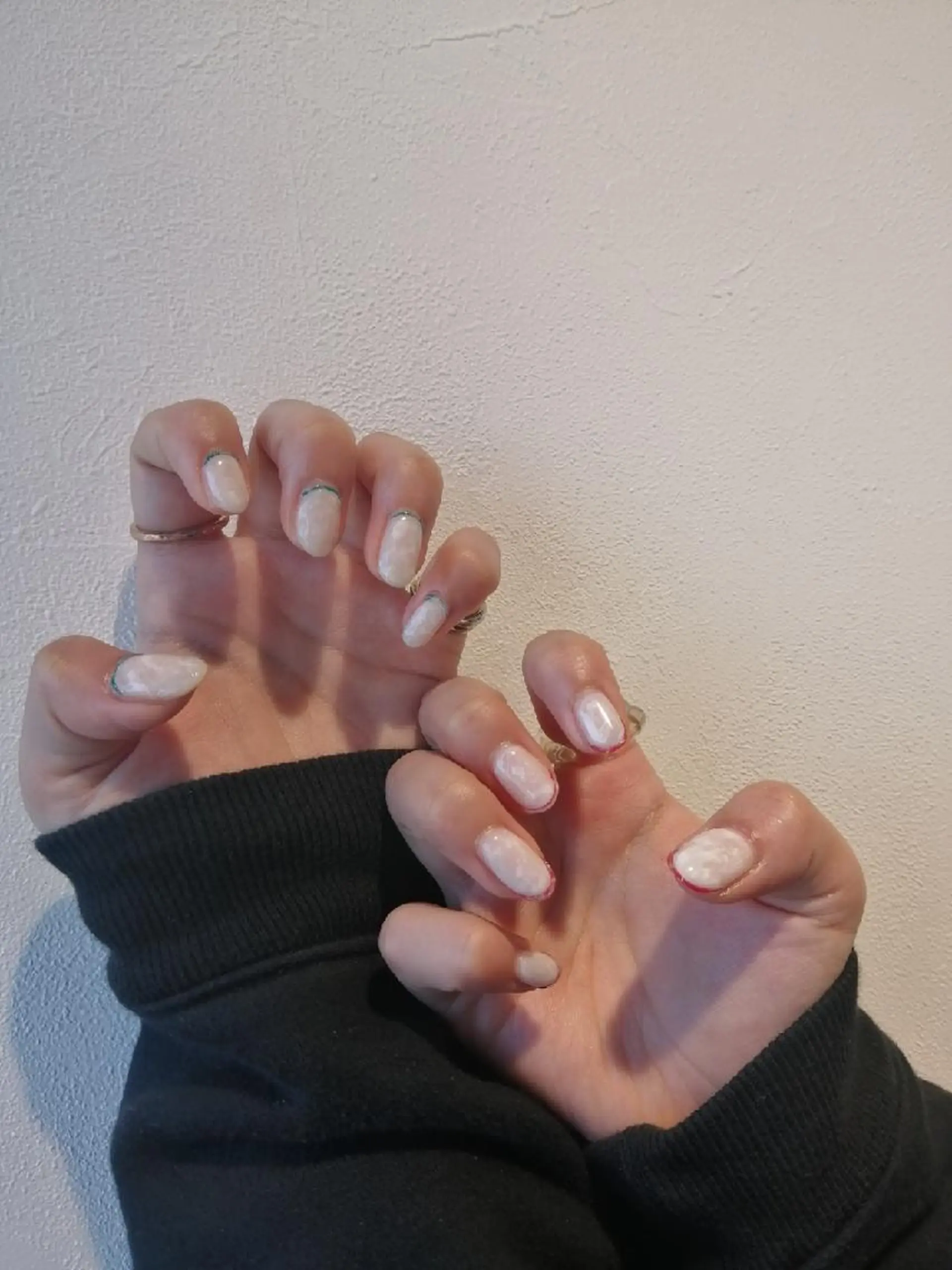 ネイル ボルドー グリーン ニュアンスネイル ぷっくりネイル ホワイト EARTH coiffure beaute　ふじみ野店所属・EARTHふじみ野 ネイル　森花鈴のネイルデザイン