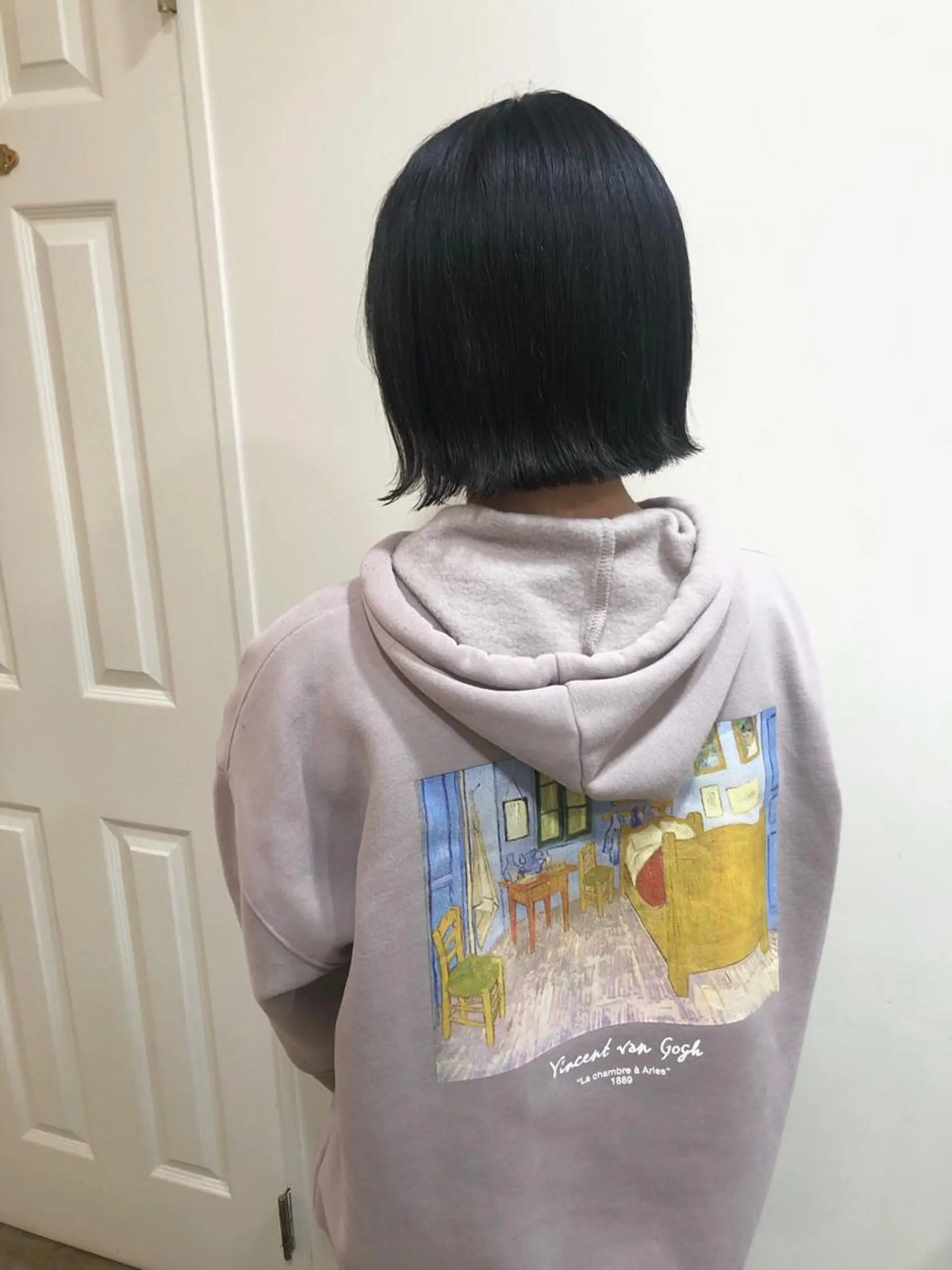 ショート カラー MIOベージュカラー 柔らかいカラーのヘアスタイル