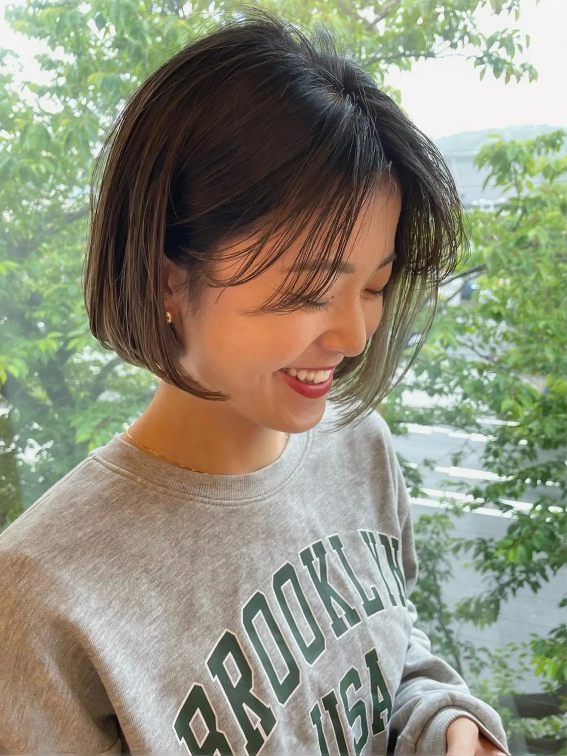 ミディアム カラー カット ヘアカラー 🌊トガシカイト /ショート白髪ぼかしのヘアスタイル