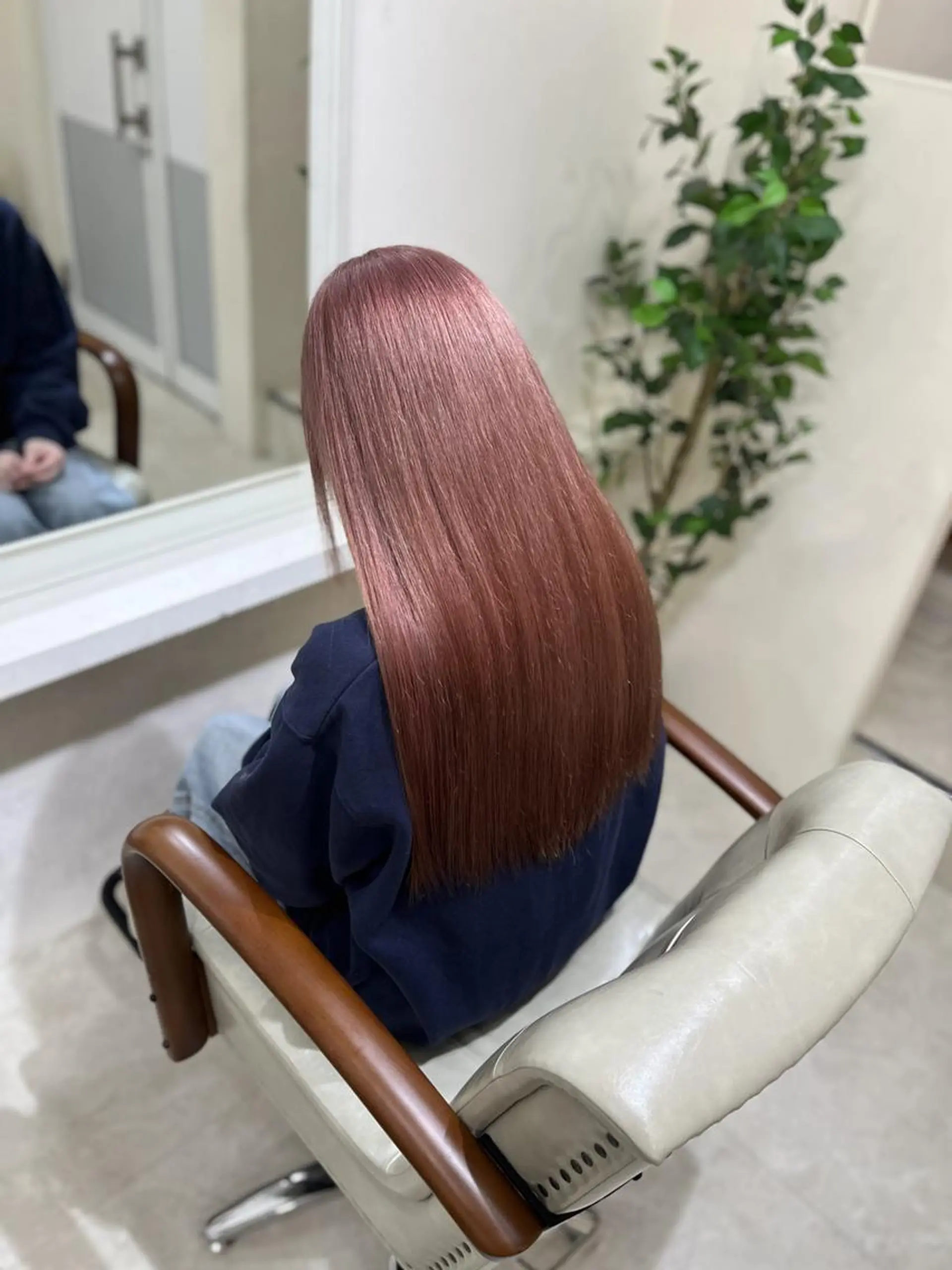 カラー ロング ヘアカラー トリートメント CARINA / ブリーチサロンのヘアスタイル