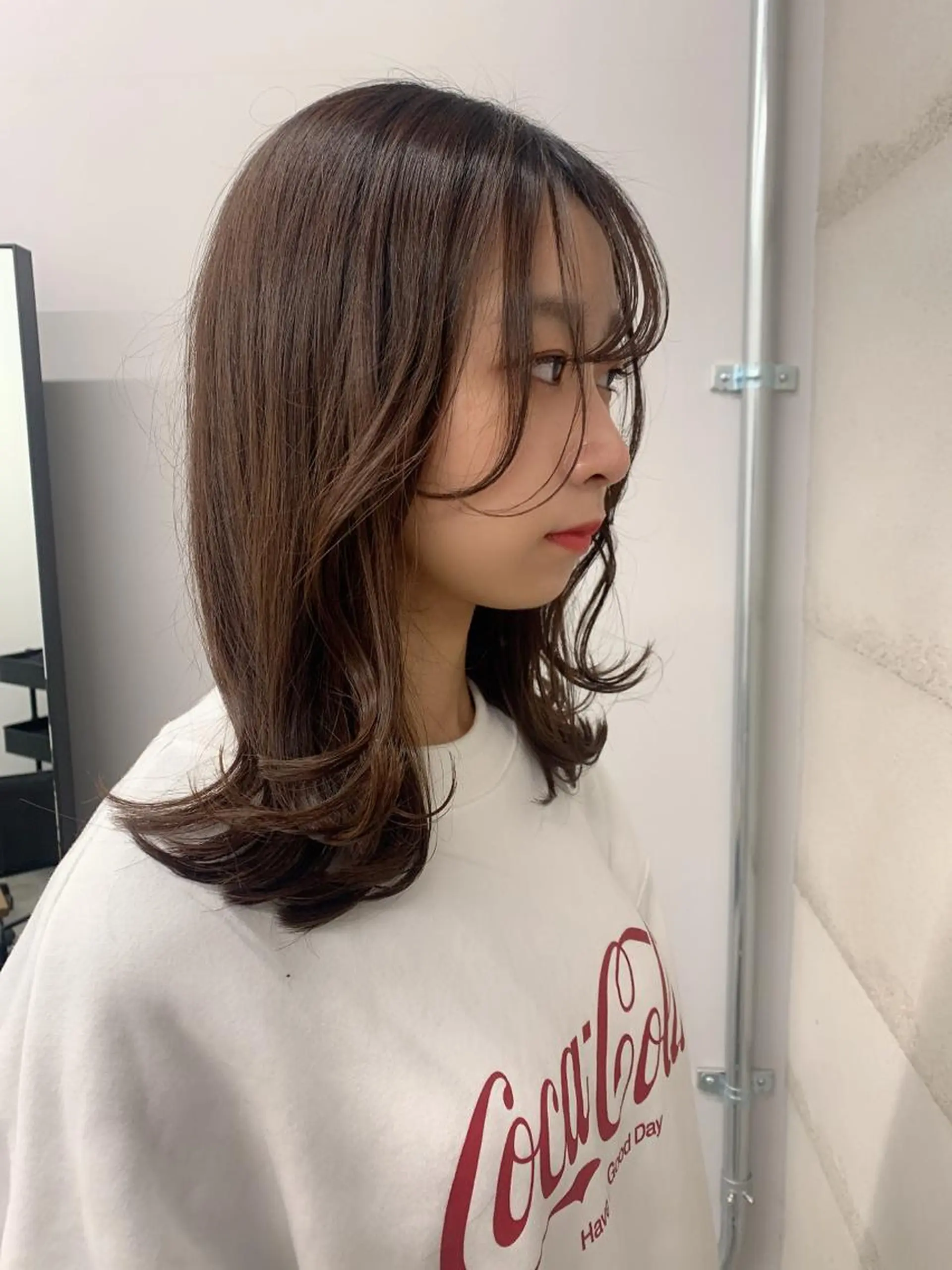 セミロング カラー 透明感/オリーブ/ グレージュ/YUKAのヘアスタイル