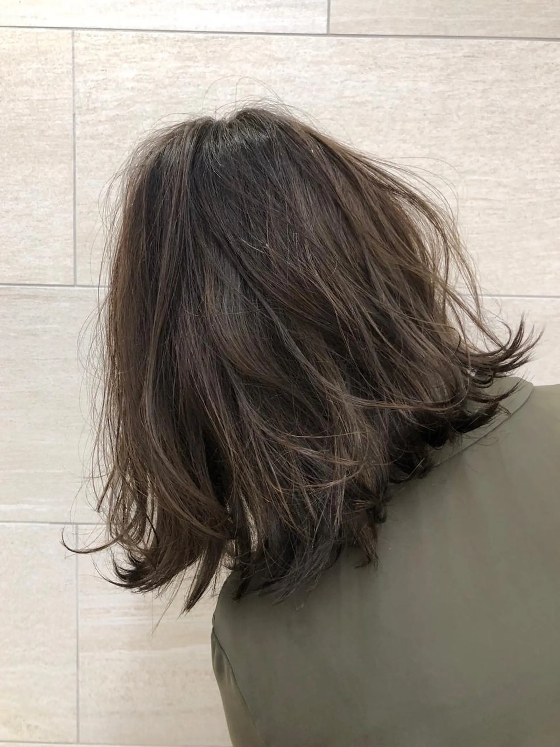 ミディアム カラー 切りっぱなしボブ グラデーションカラー グレージュ ボブ ヘアカラー トリートメント 似合わせ/小顔カット 🔷山方直也のヘアスタイル