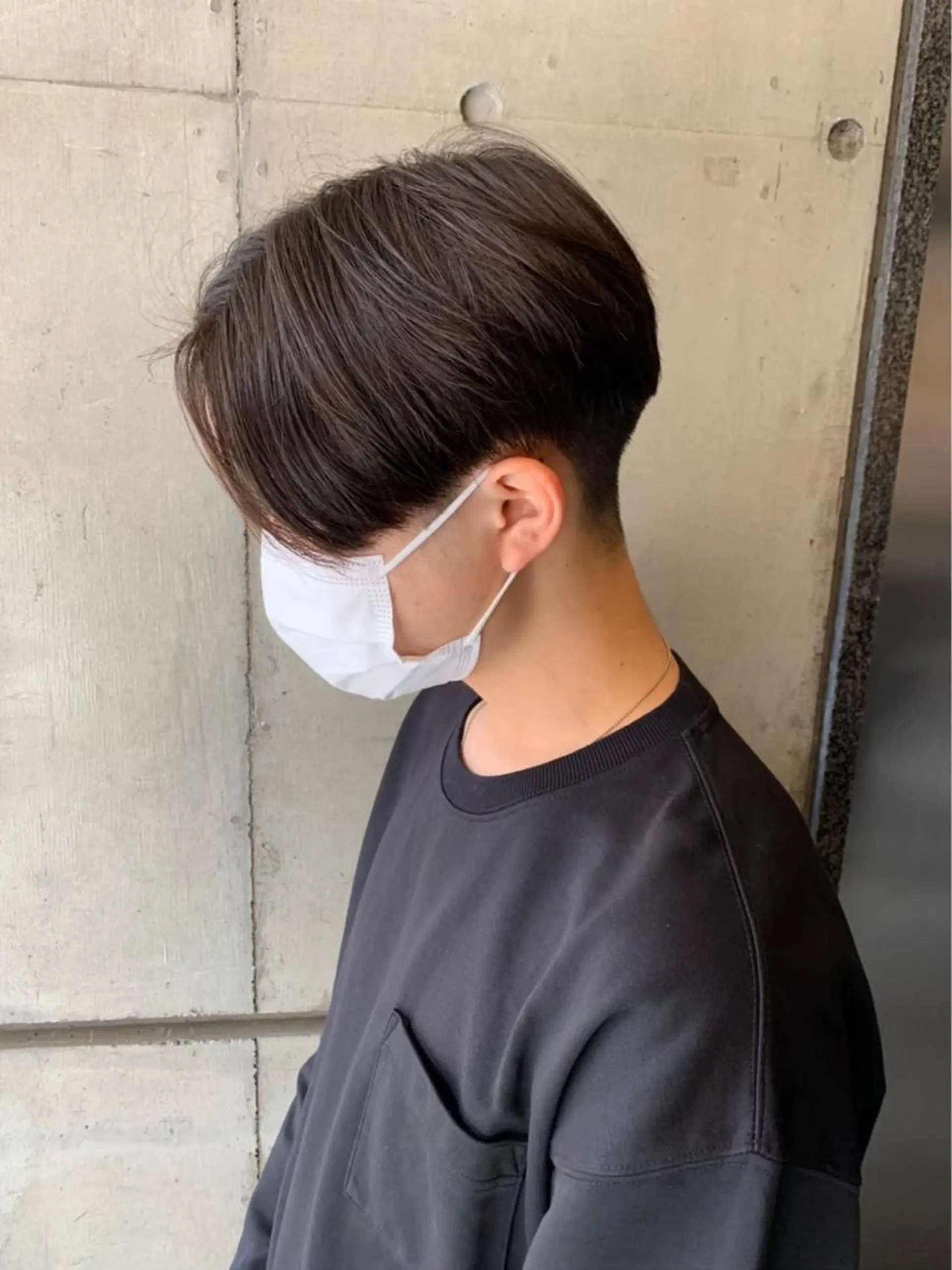 ショート メンズ メンズブリーチ センターパート メンズインナーカラー マッシュ メンズショート カット カットパーマ 🌀あさみのヘアスタイル