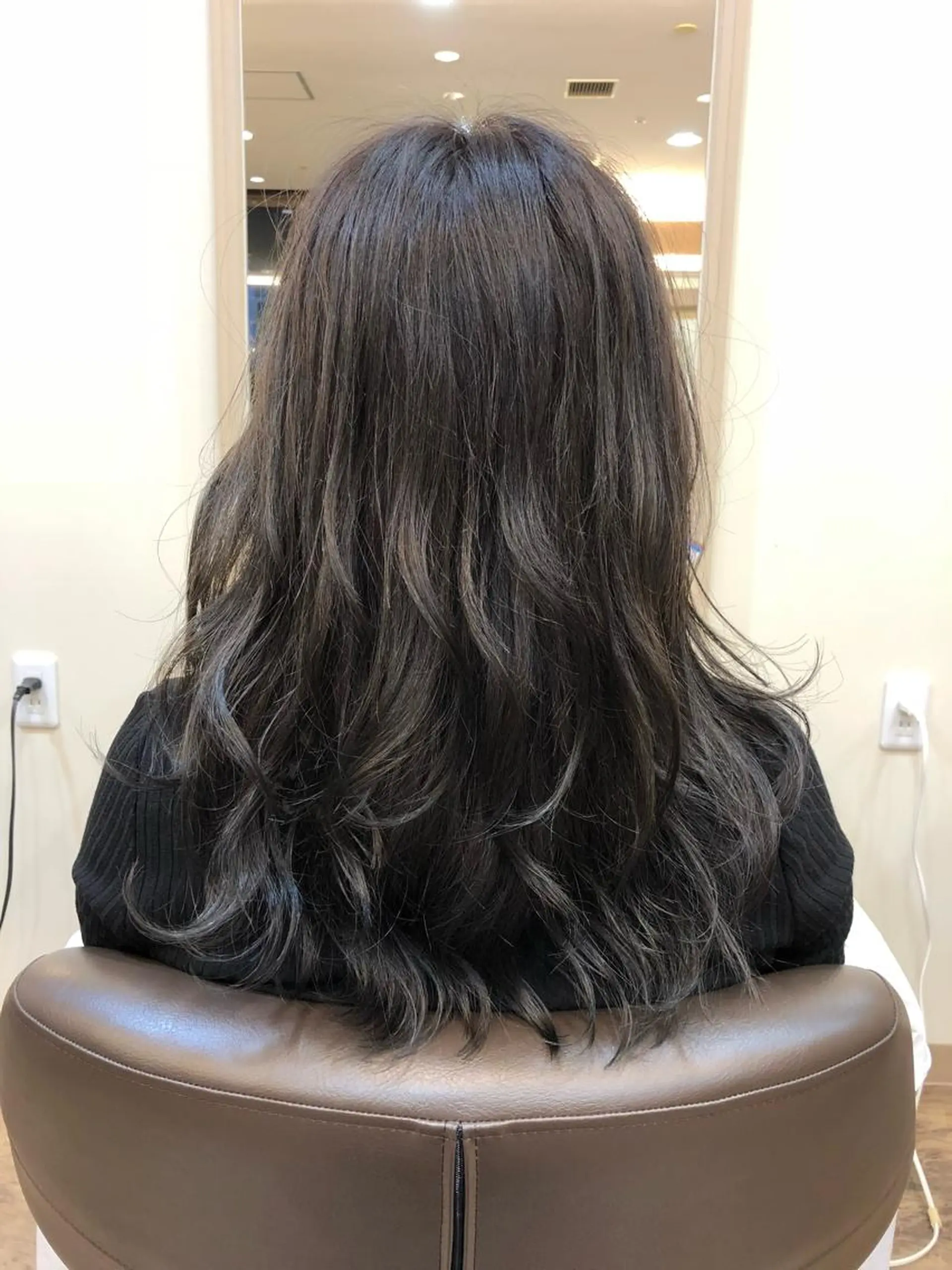 セミロング カラー ダークグレー ヘアカラー 尚平 40代からの 髪質改善専門のその他イメージ