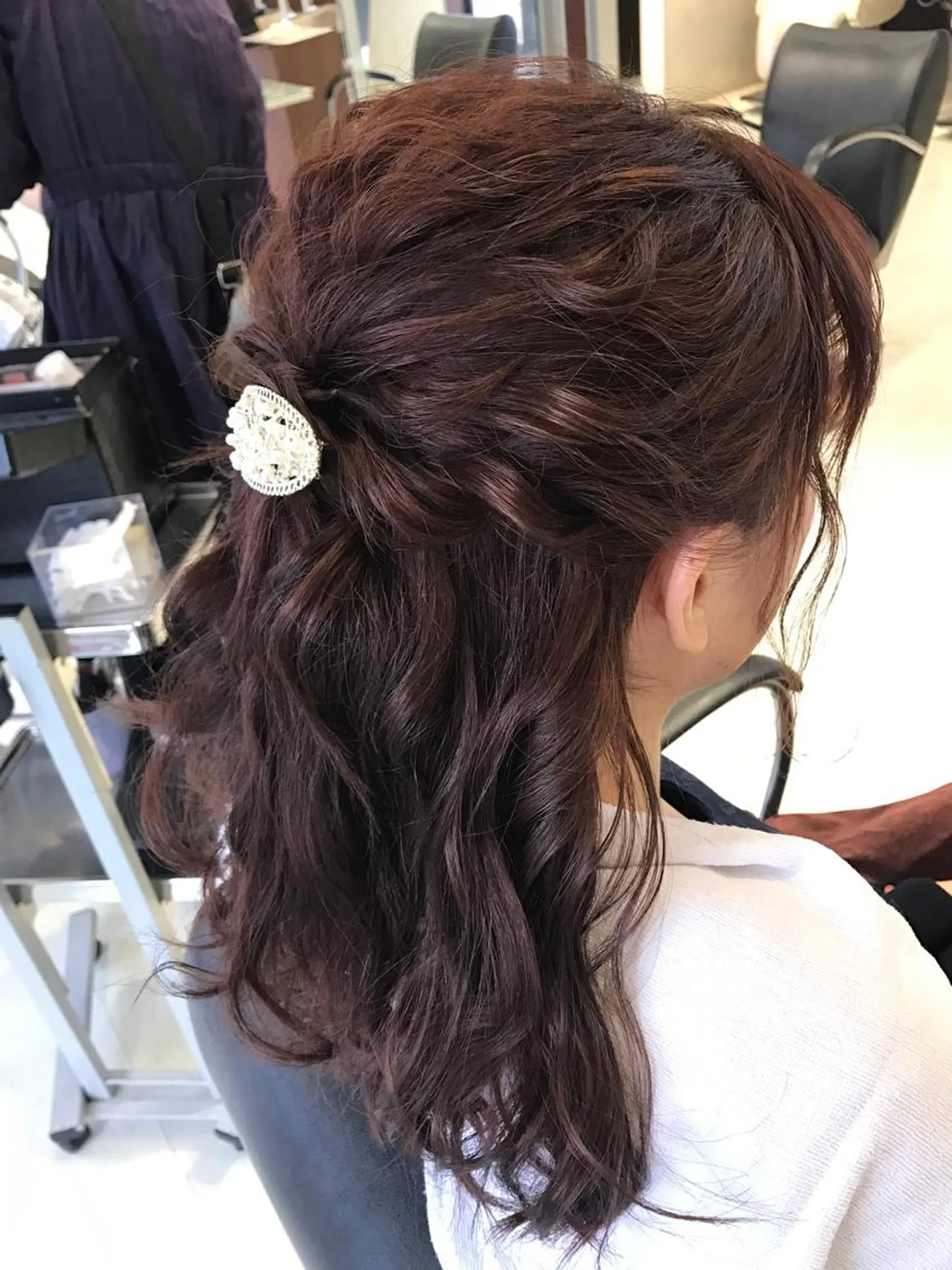 セミロング カラー ヘアアレンジ 結婚式・ブライダル eyelash イシワタリ🦢のマツエク・マツパデザイン