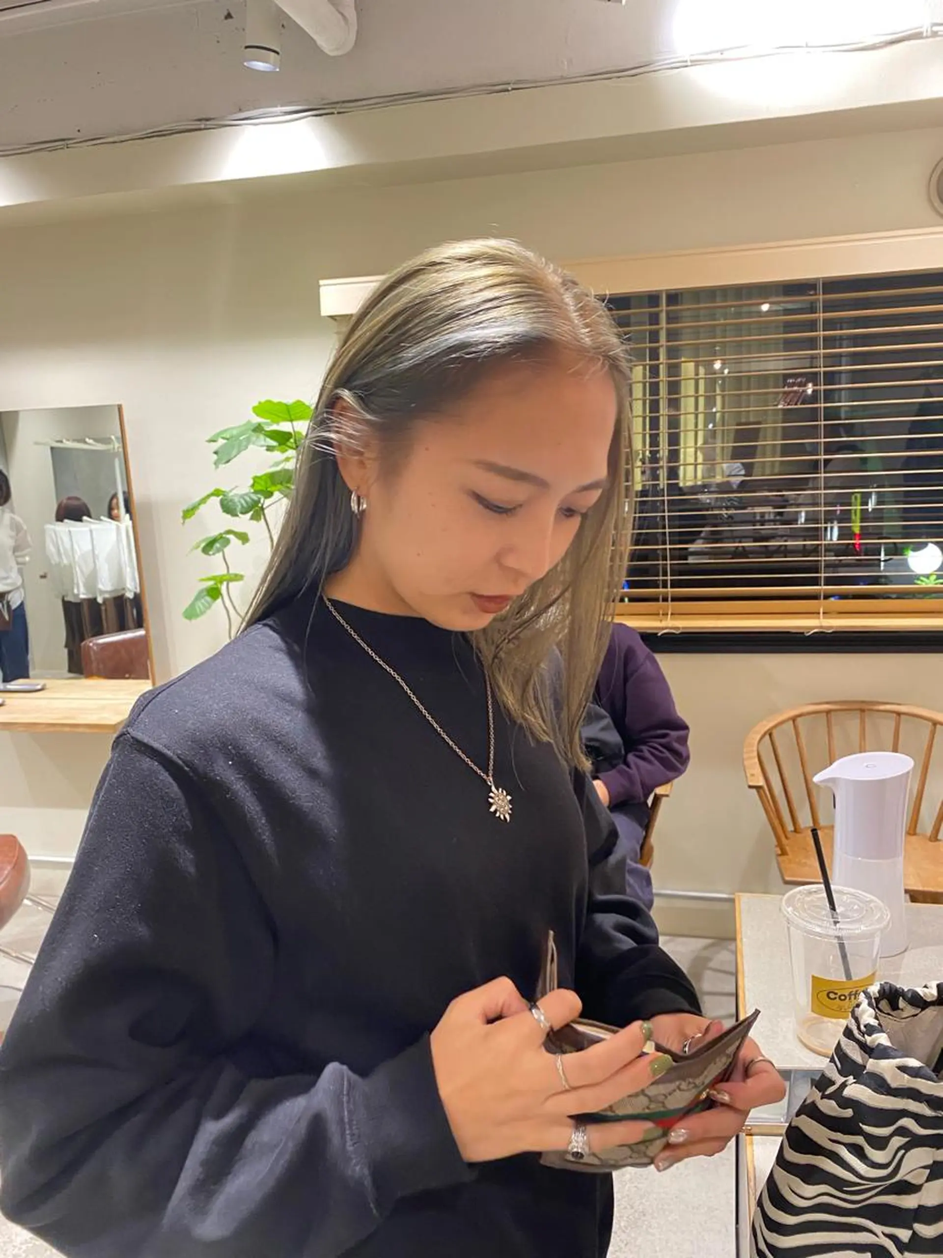 セミロング メンズ メンズブリーチ アッシュ 🦮shiori アイドルオタク🦮のヘアスタイル