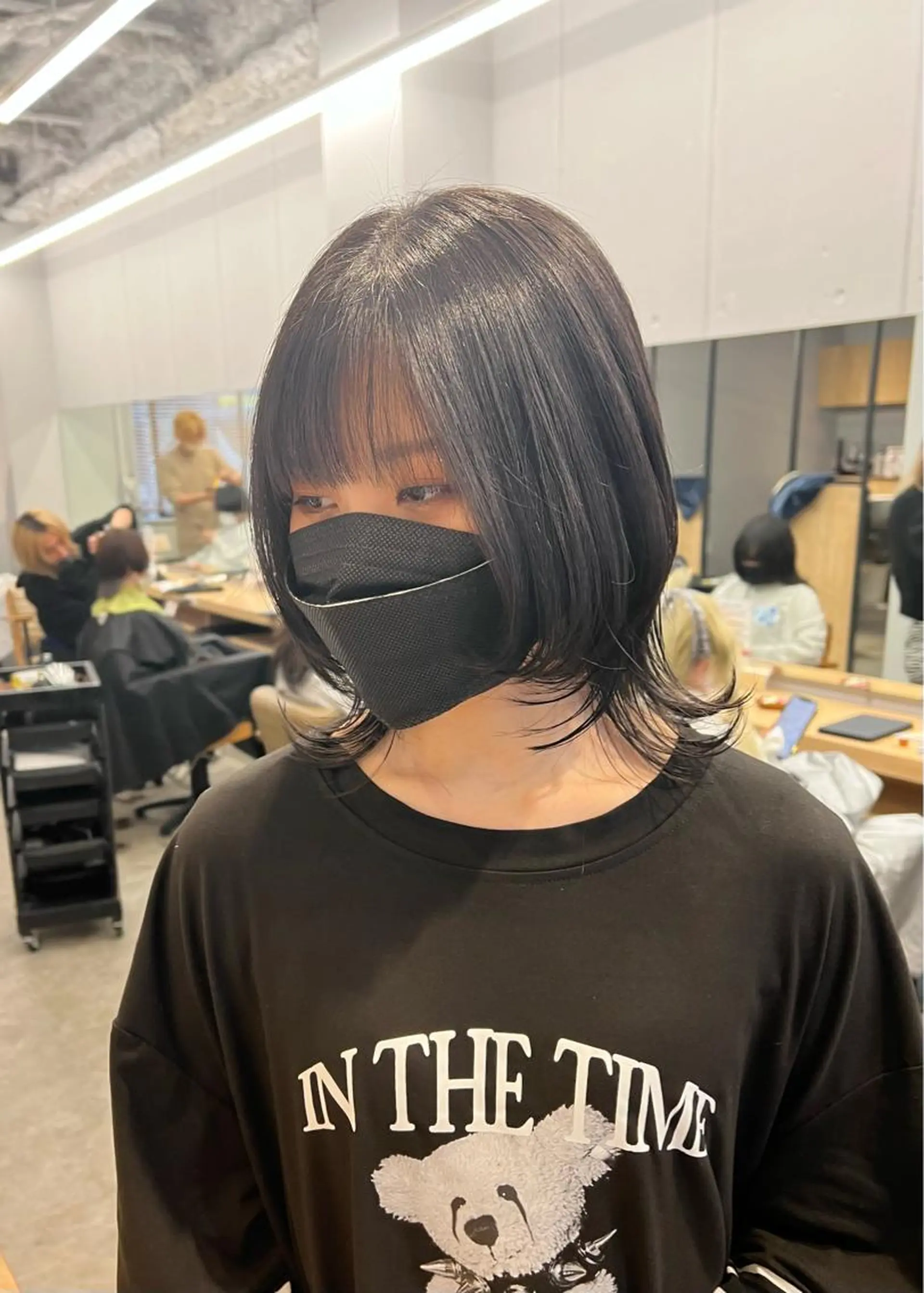 ミディアム ウルフカット SALOWIN柏Suite所属・ブリーチ毛の縮毛矯正 ハイトーン/岡本智樹のヘアスタイル