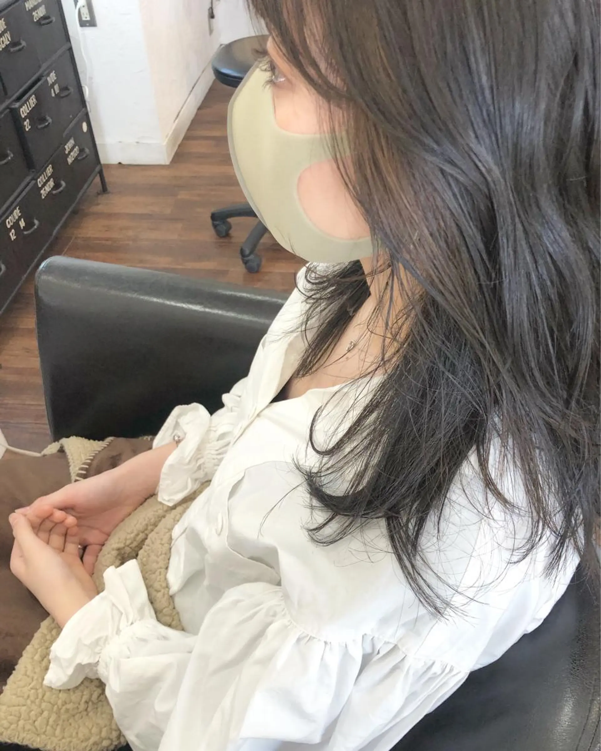 ミディアム カラー ブリーチ ハイライトカラー ハイライト ヘアカラー トリートメント 江原 彩華のヘアスタイル