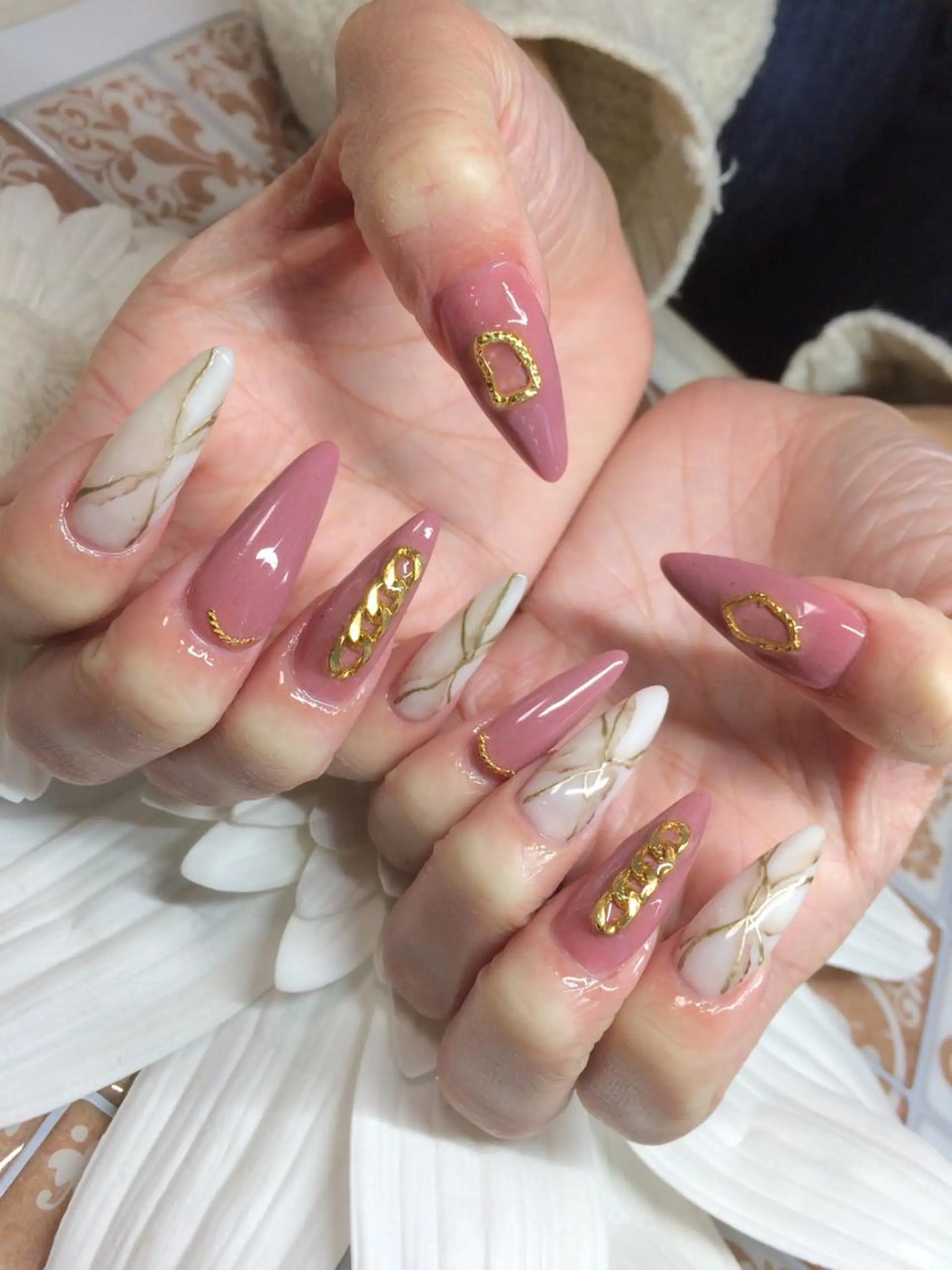 ネイル ロングネイル 大理石ネイル(マーブル) ピンク ピンクベージュ スカルプネイル ハンドネイル Nailsalon E's cafeのネイルデザイン