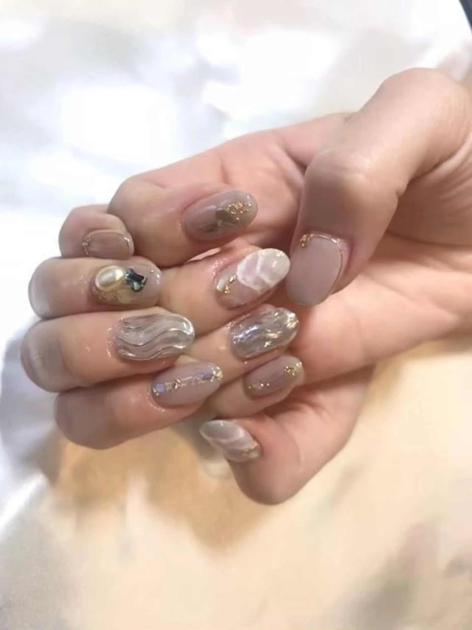 ネイル 指名支持率NO.1 スタイリストのヘアスタイル