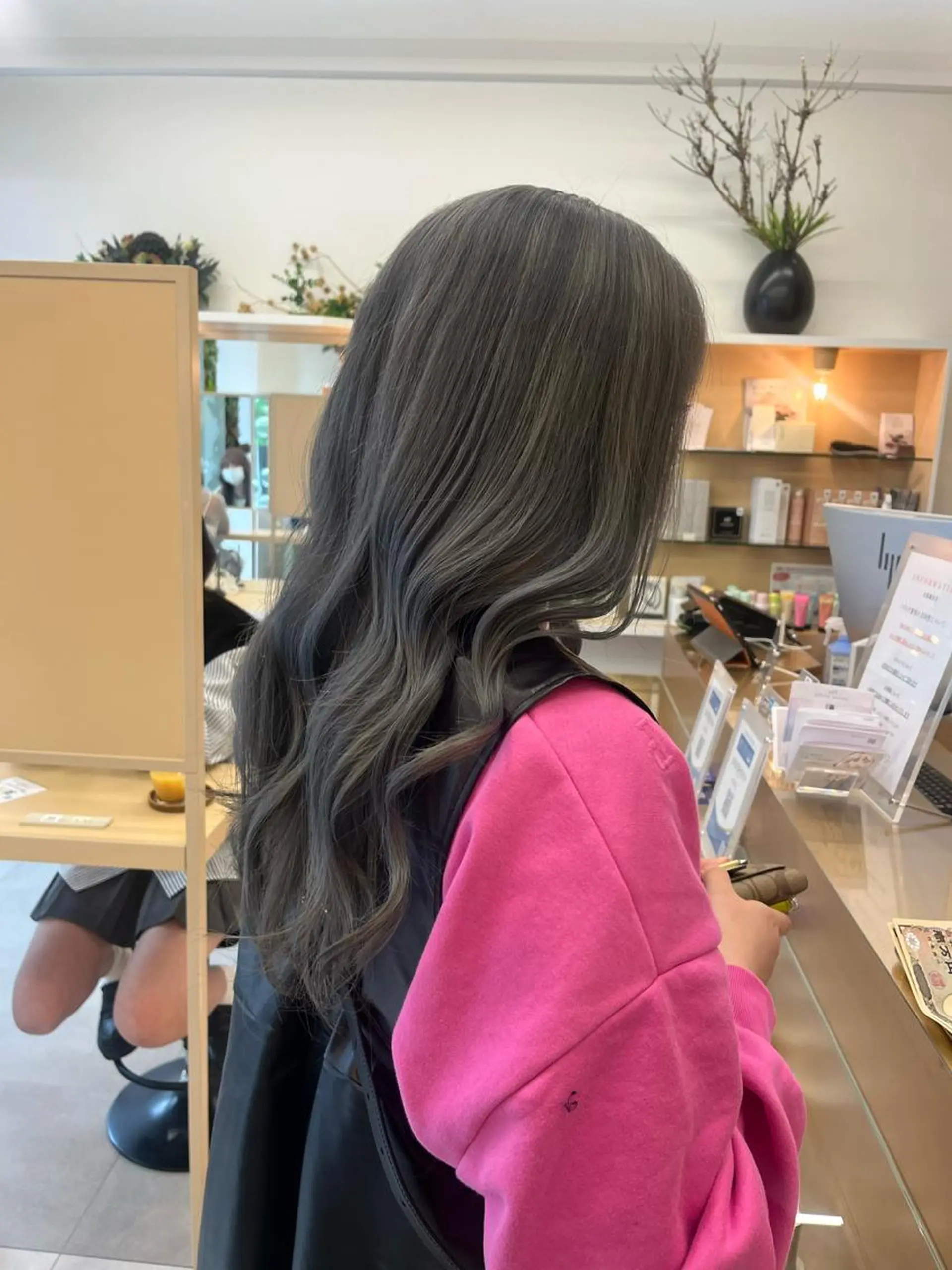 カラー ダークグレー 🟣niw SHUNNA🟣のヘアスタイル