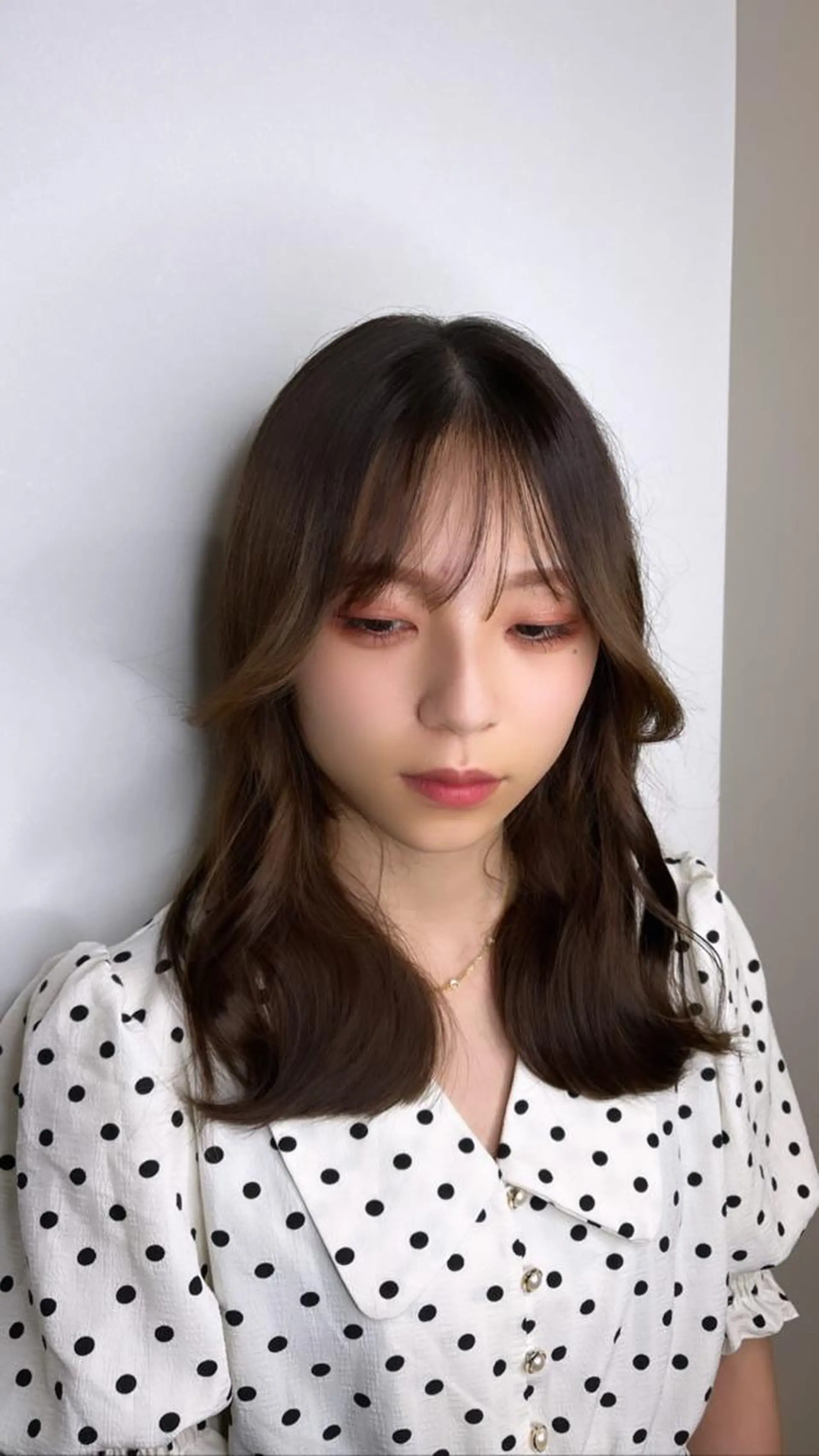 セミロング くびれヘア 韓国ヘア レイヤーカットのヘアスタイル