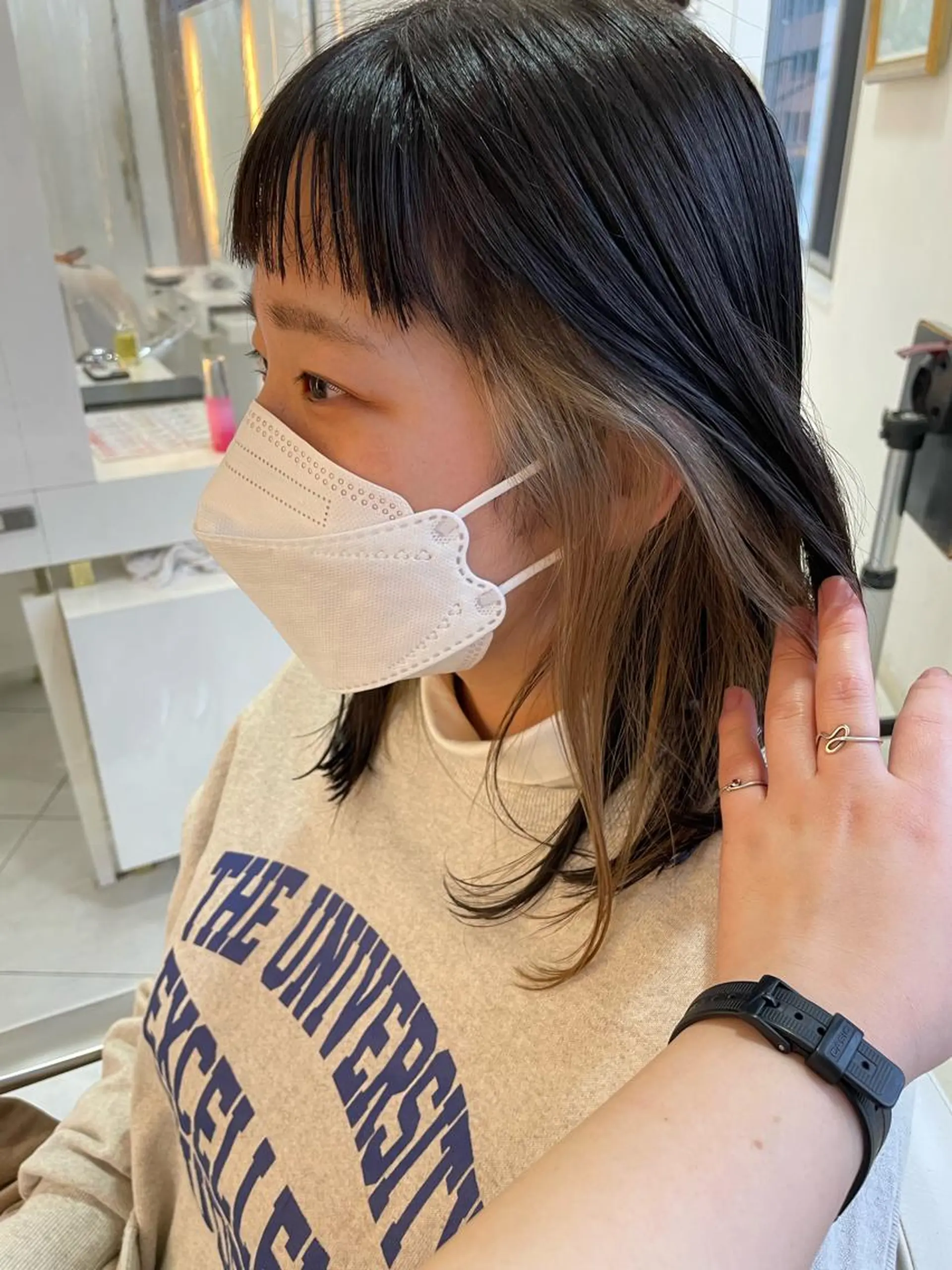 セミロング カラー ベージュカラー インナーカラー mai .のヘアスタイル