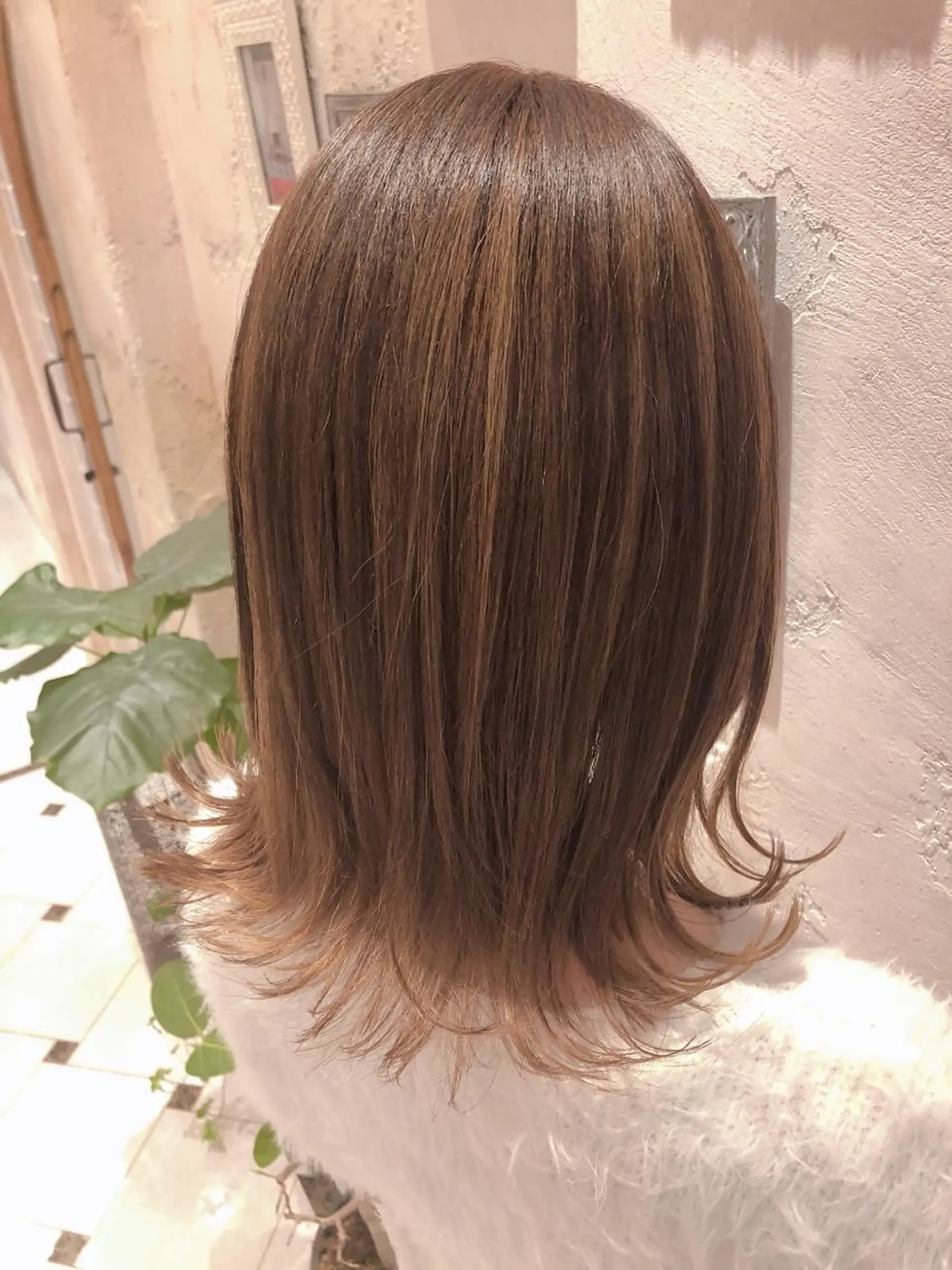 ミディアム 外ハネヘア カット ヘアカラー トリートメント 代表山口ひな 髪質改善のプロのヘアスタイル