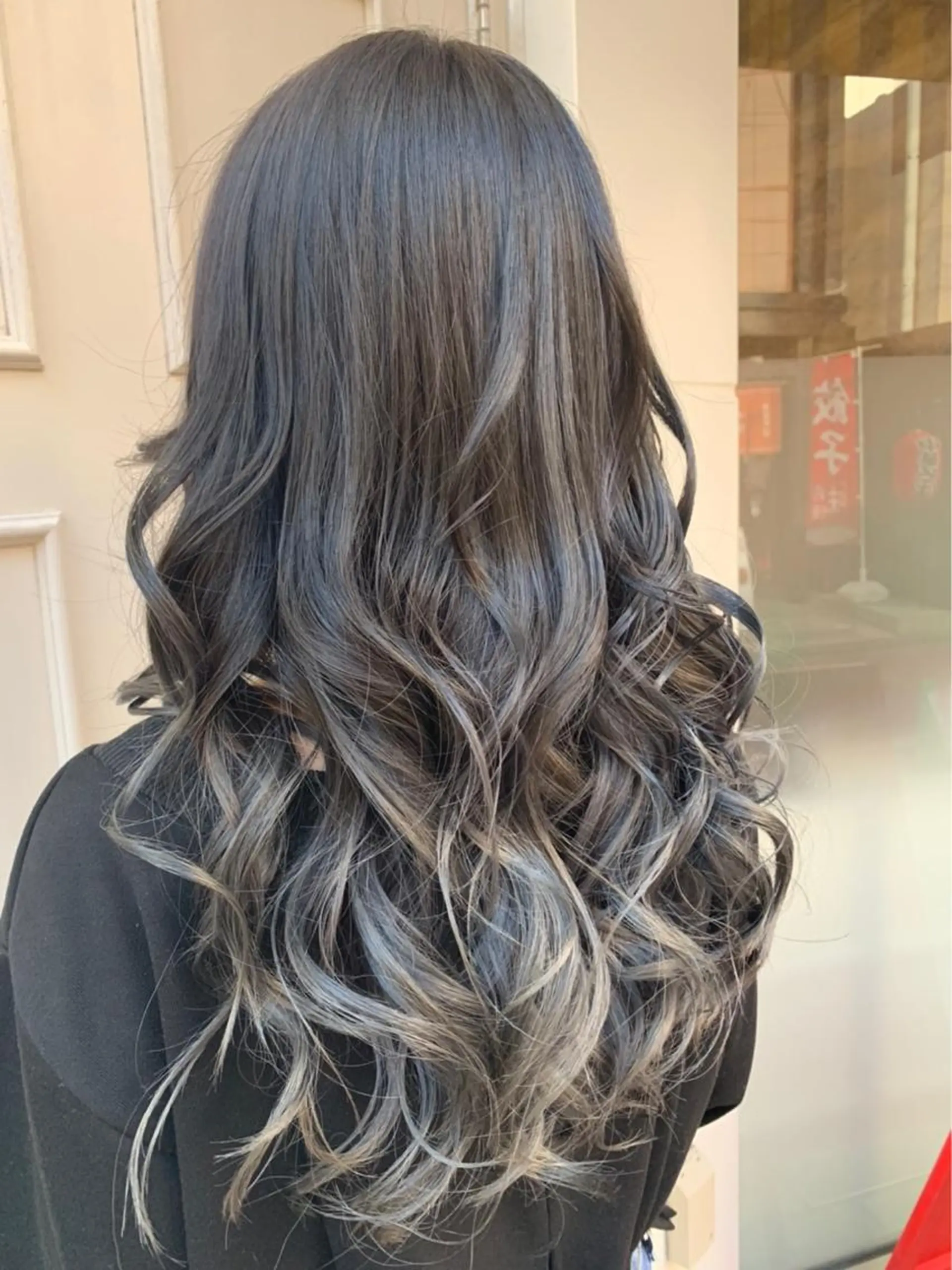 ロング カラー シルバー ホワイトシルバー ヘアカラー 🫟Blanco🫟 Color&Careのヘアスタイル