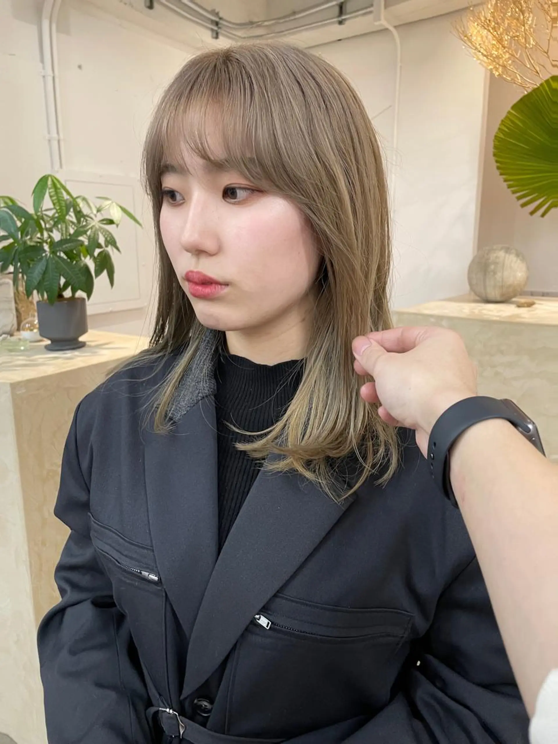 ミディアム カット ヘアカラー スギヤマ ショウゴのヘアスタイル