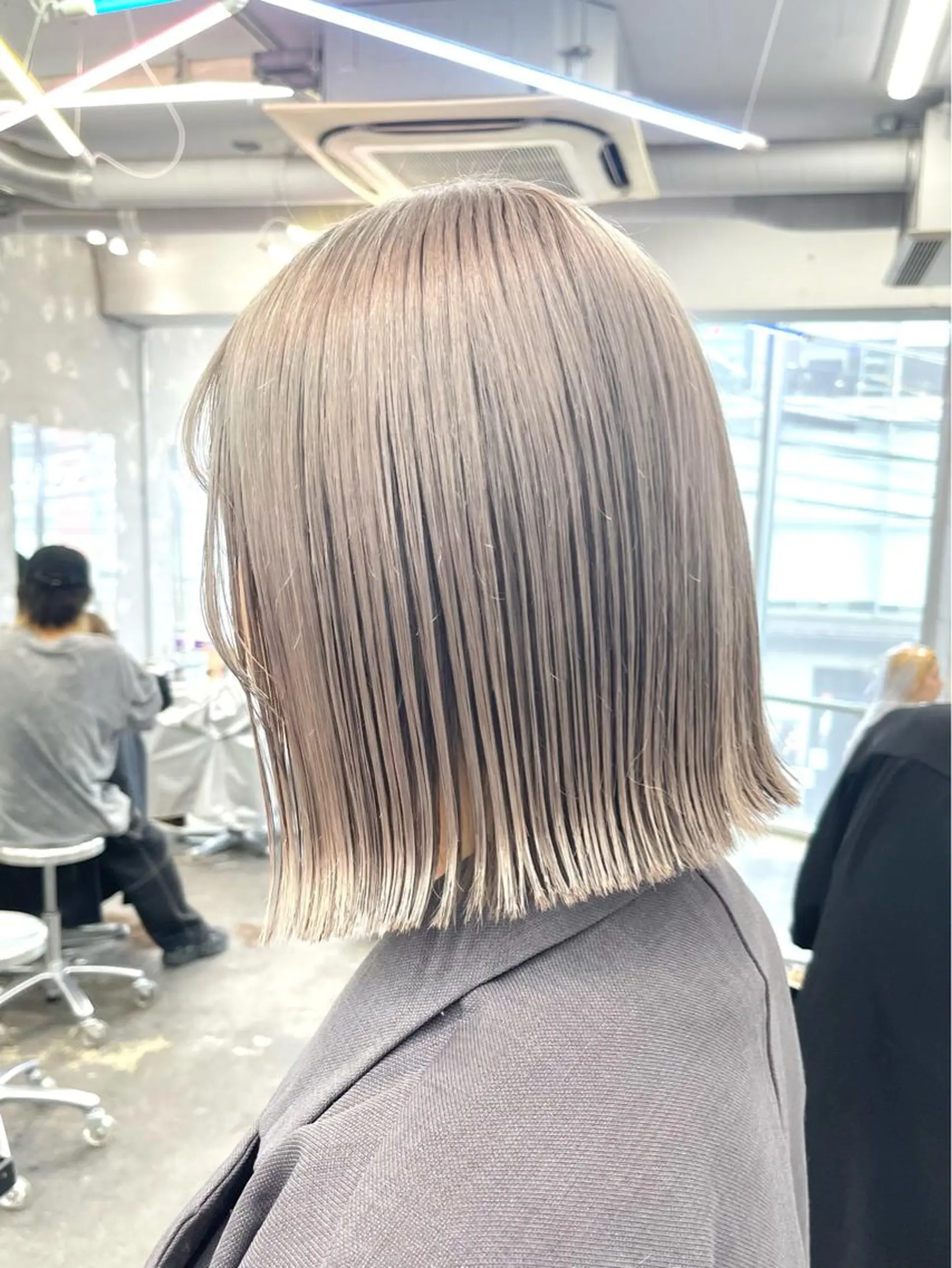 セミロング カラー レイヤーカットとハイ トーン/HIROKIのヘアスタイル