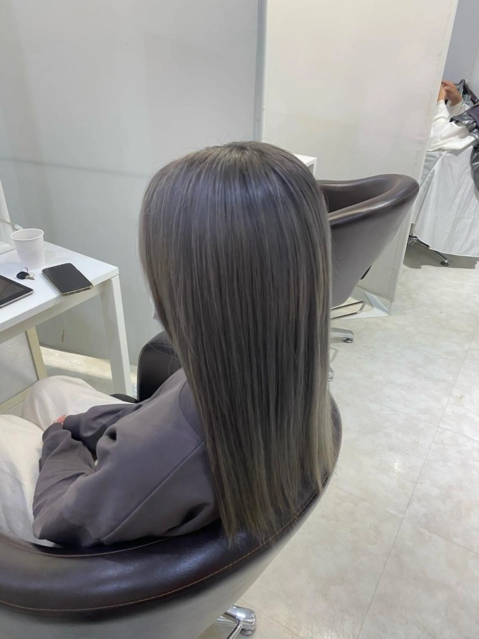 ロング カラー ヘアアレンジ シルバー メンズパーマ名人 TAKUMAのヘアスタイル