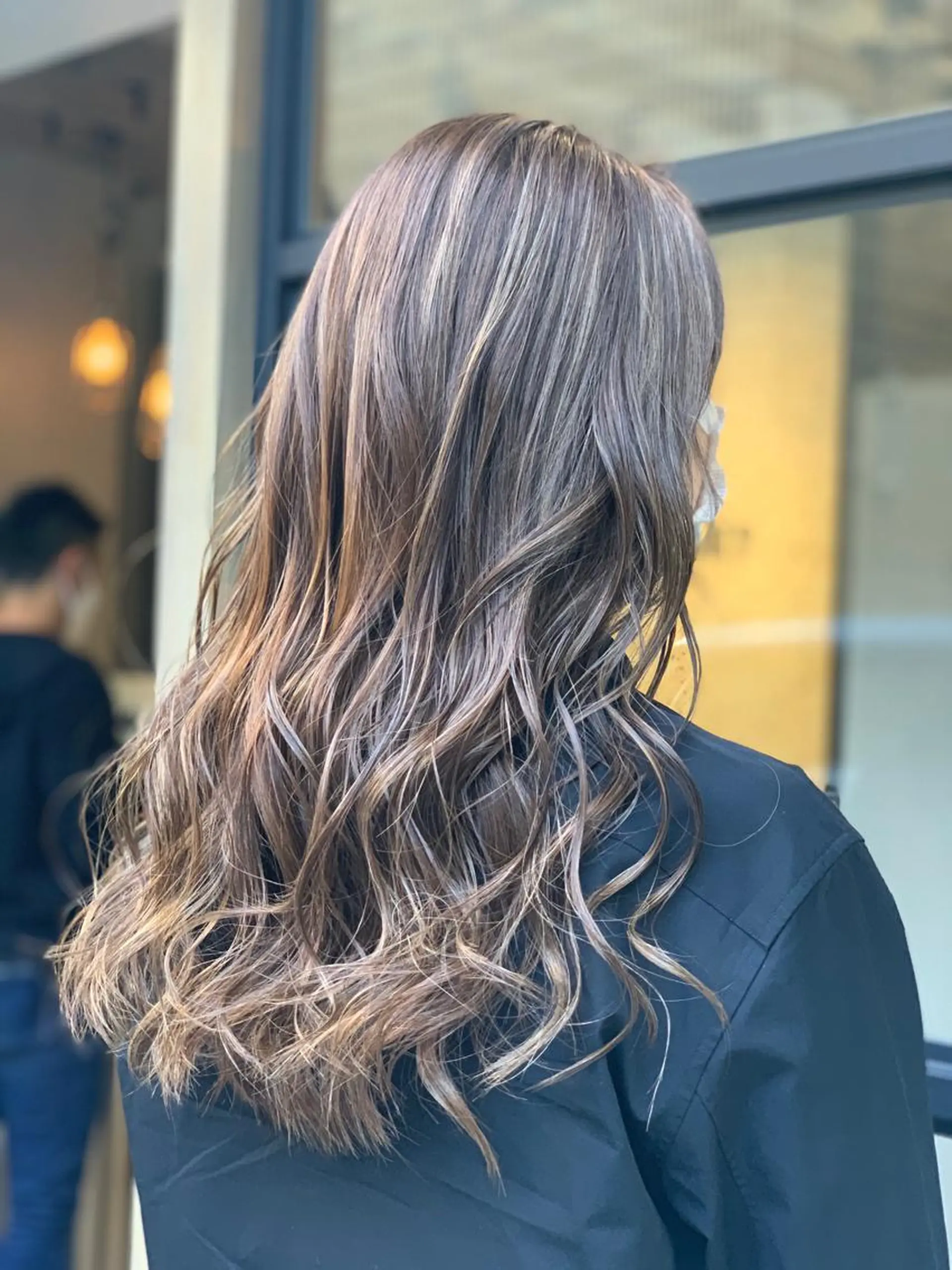 ミディアム カラー ヘアアレンジ ヘアカラー 髪質改善×ハイトーン 中田啄也のヘアスタイル