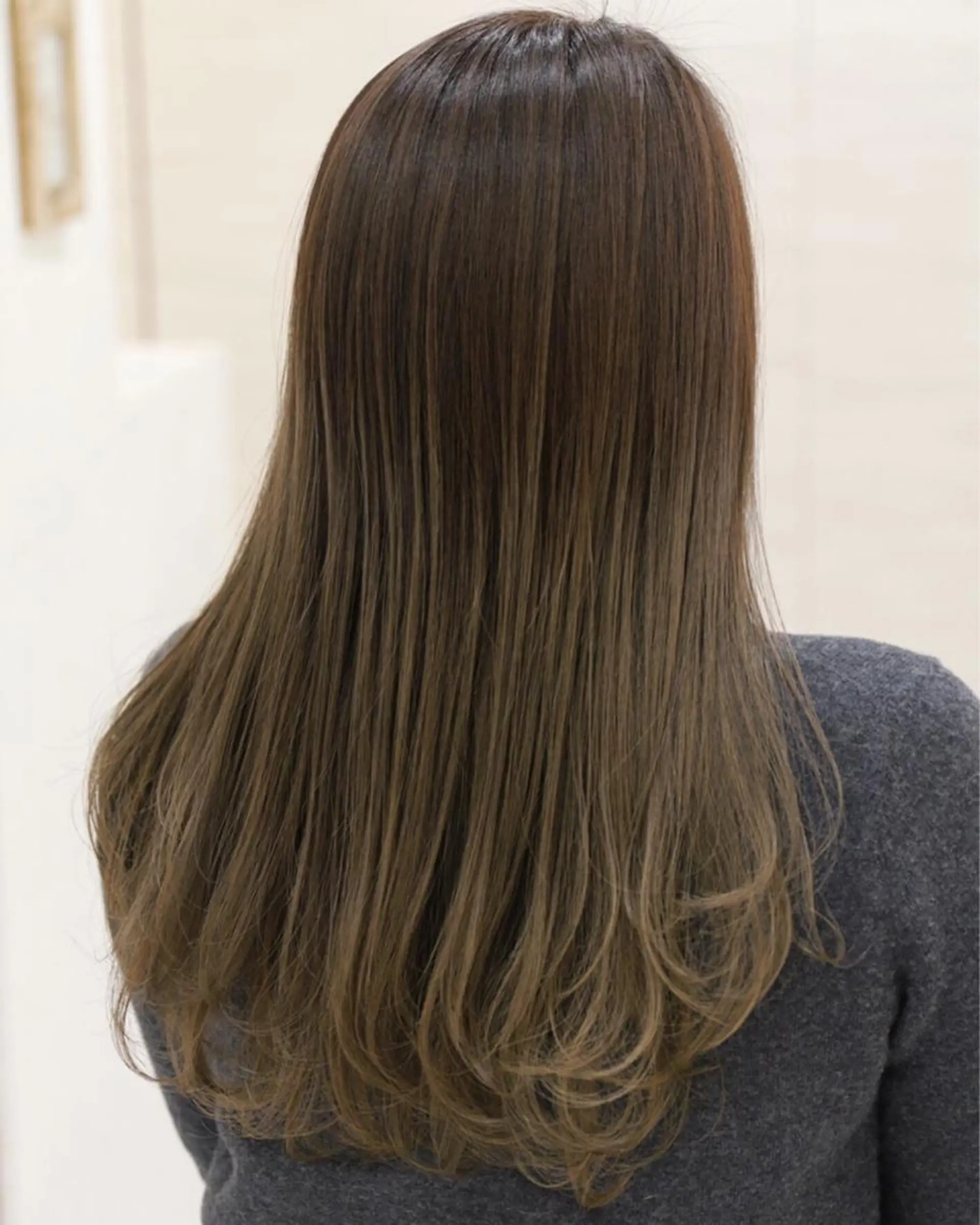 ロング カラー アッシュ グラデーションカラー 斉藤 貴也のヘアスタイル