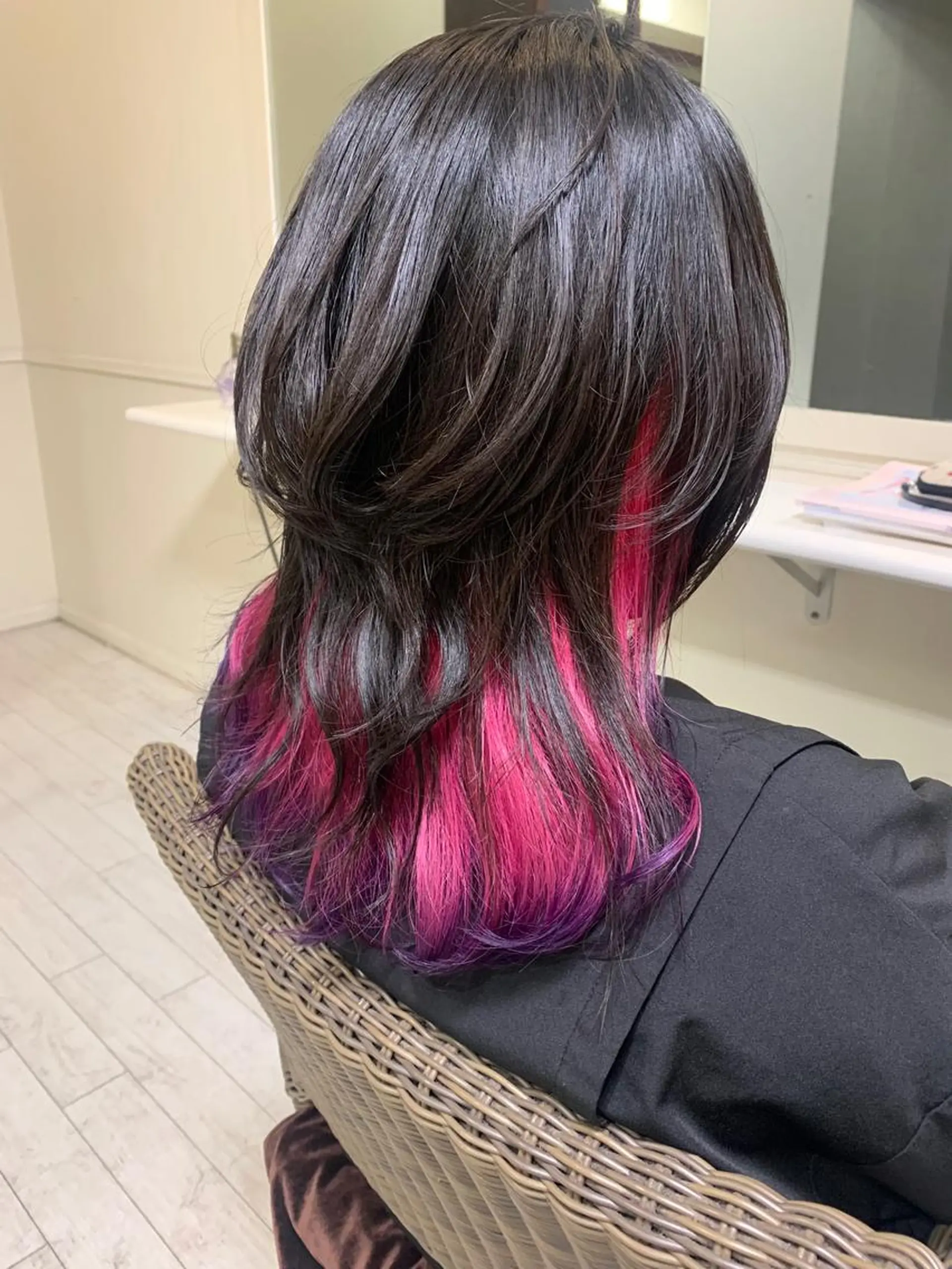 ロング カラー デザインカラー イヤリングカラー インナーカラー ピンクカラー パープルカラー マルナ本店 ペコのヘアスタイル