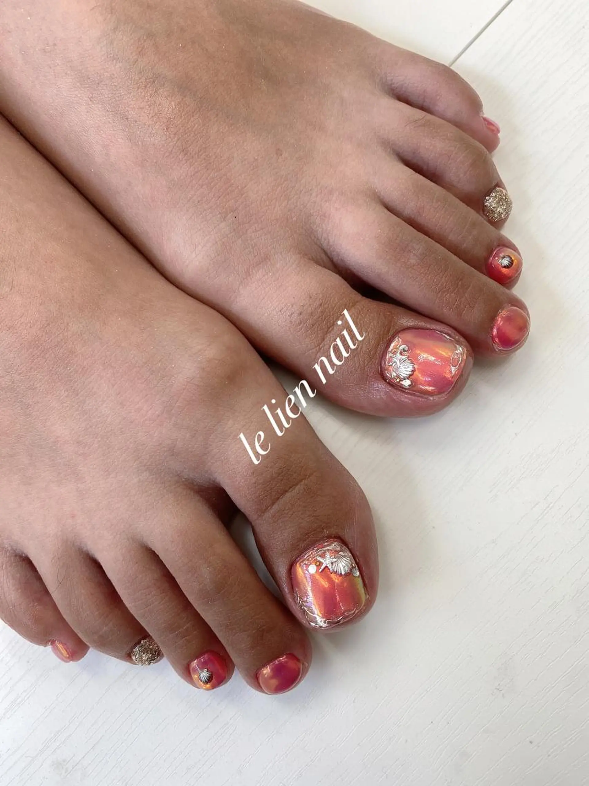 ネイル オーロラネイル フットネイル 夏ネイル le lien nailのネイルデザイン