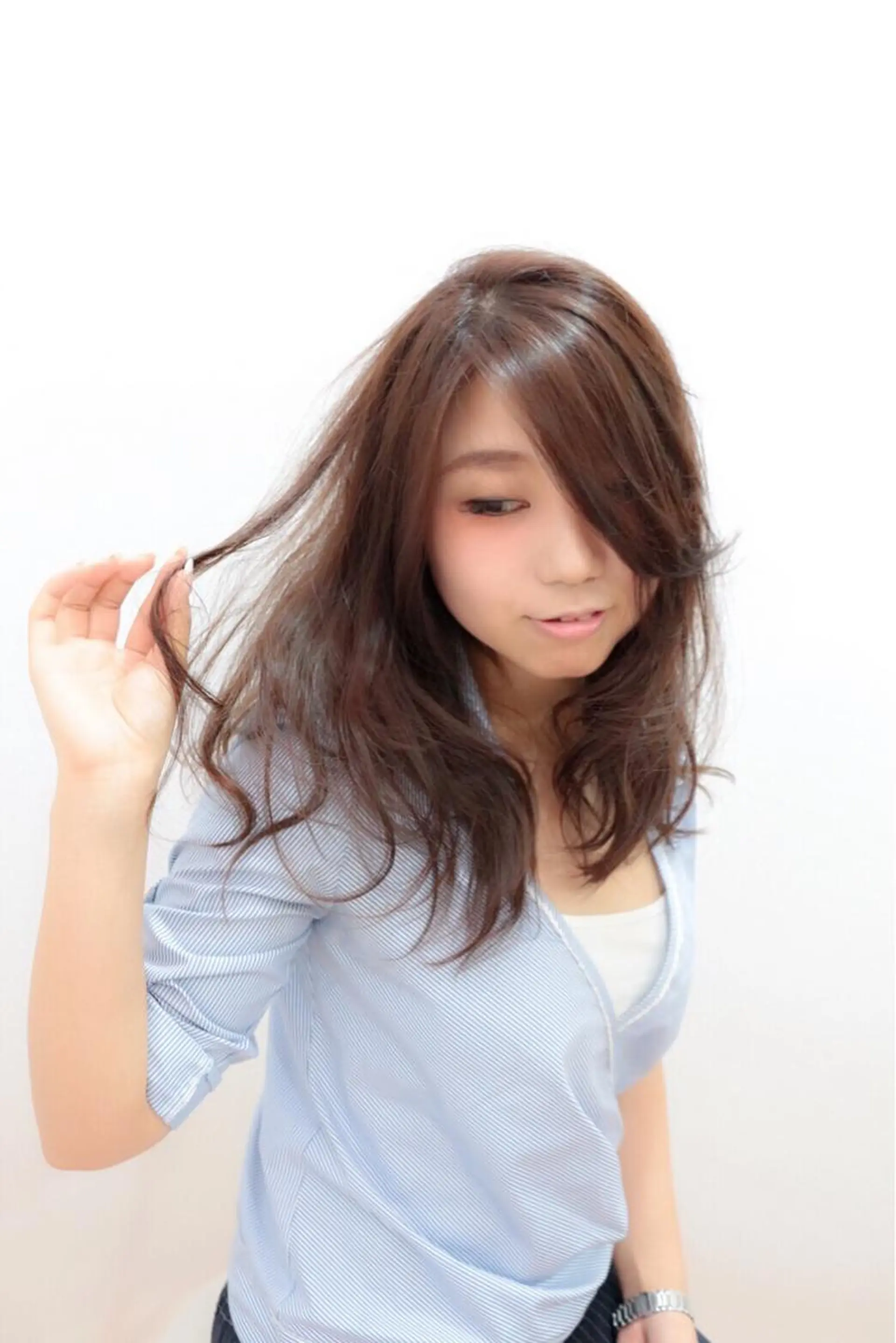 セミロング 小林 伊織のヘアスタイル