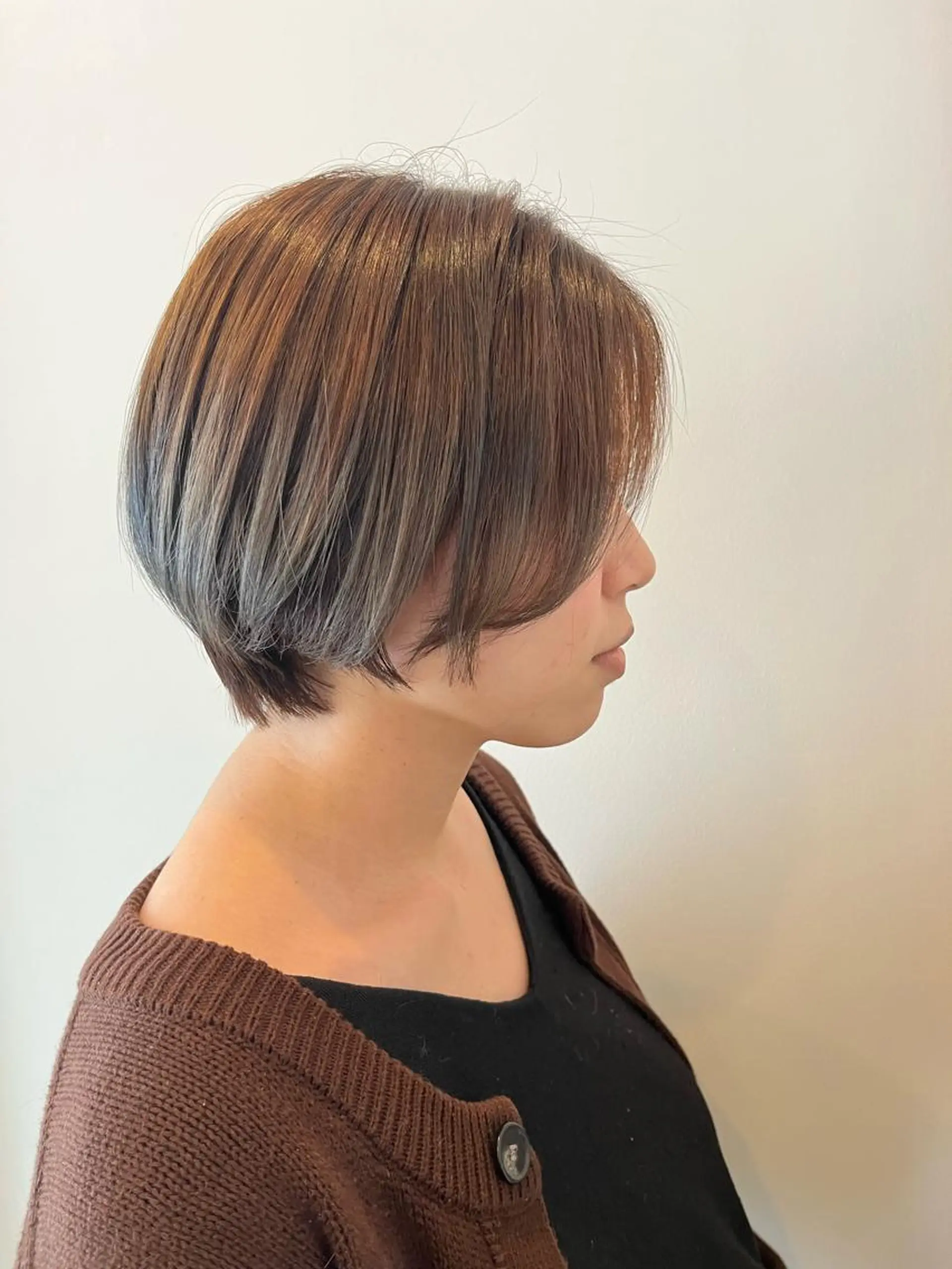 ショート カラー ブリーチ ブリーチなしカラー ショートヘア 多河 遥のヘアスタイル