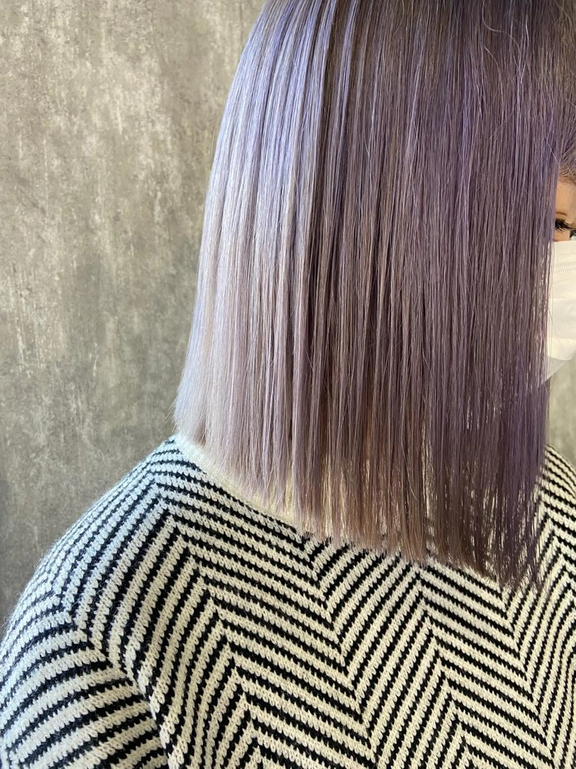 ミディアム カラー ヘアアレンジ ブリーチ ラベンダーカラー シルバー TIDEHAIR SHIHOのヘアスタイル