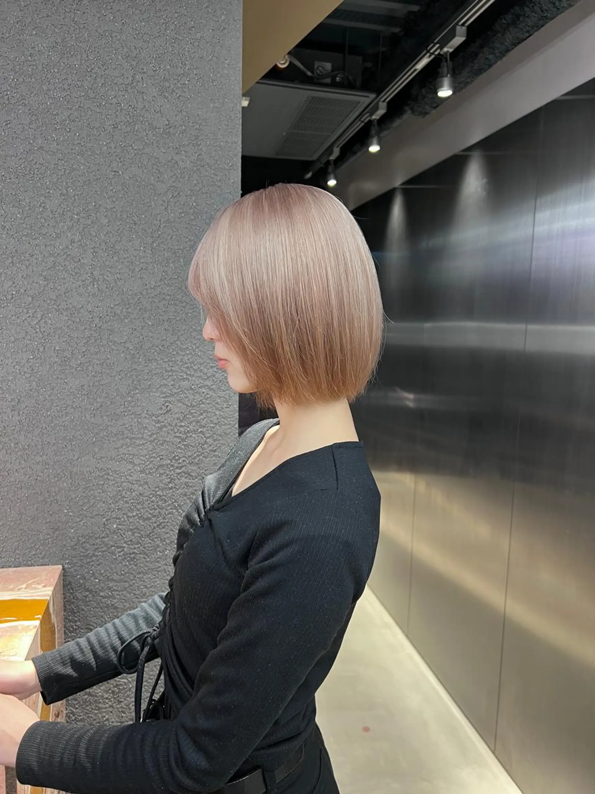 ショート カラー 紬/enne/ブリー チ/ハイトーンのヘアスタイル