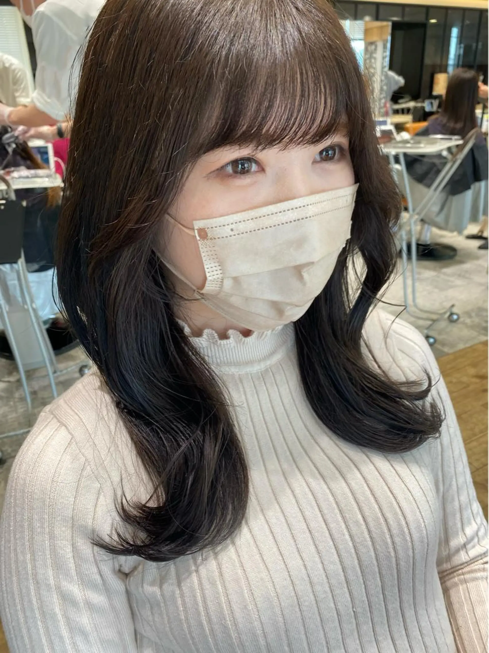 セミロング カラー ベージュカラー くびれヘア 顔周りカット レイヤーカット シースルーバング カット ヘアカラー トリートメント 顔周り/くびれヘア 韓国ヘア💕風間るなのヘアスタイル