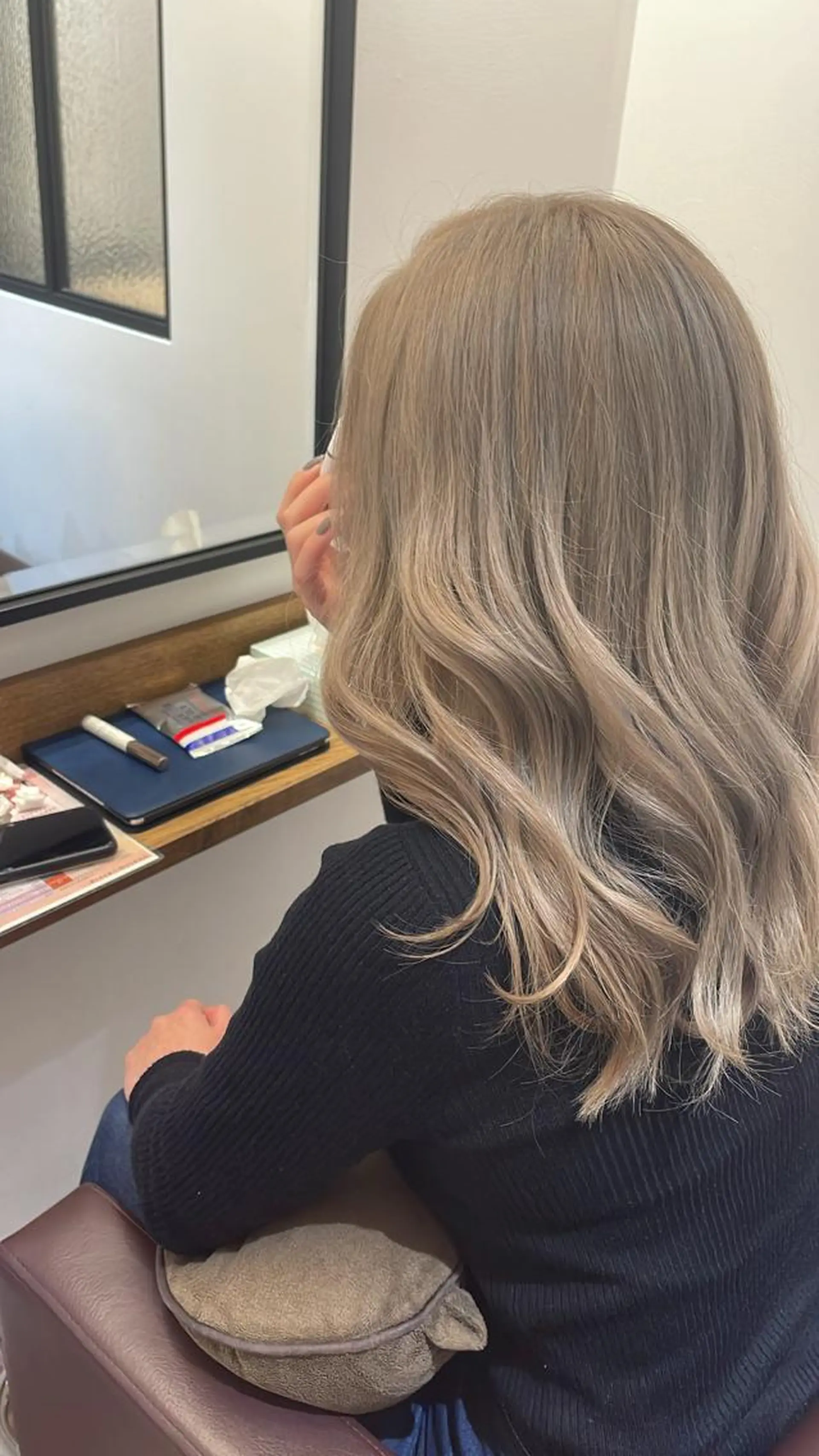 カラー 栗林 茉那のヘアスタイル