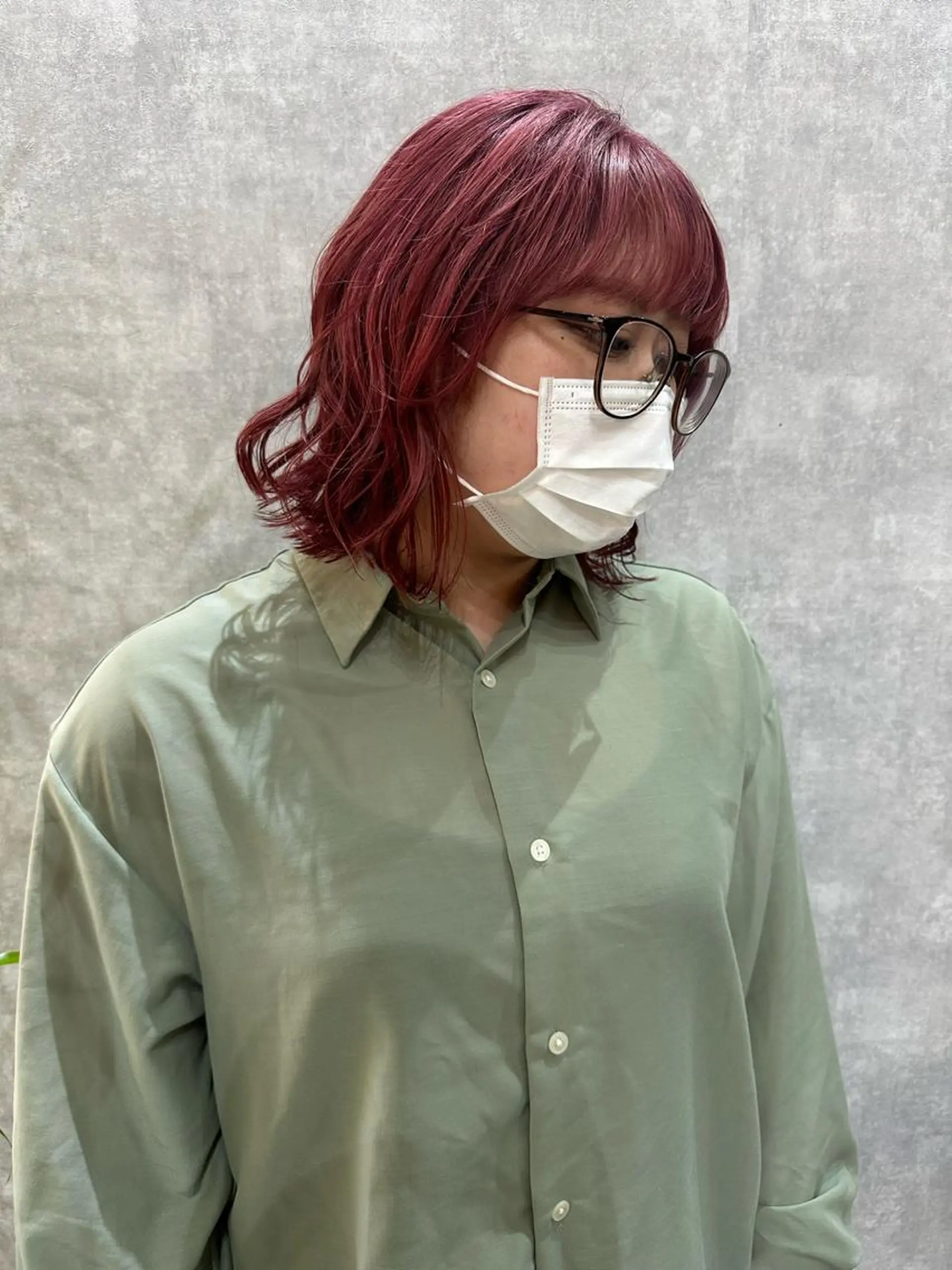 ショート 切りっぱなしボブ ショートボブ ハンサムショート 丸みショート アッシュ カット ヘアカラー トリートメント モテ髪/ボブ/ショー ト/アダチフウトのヘアスタイル