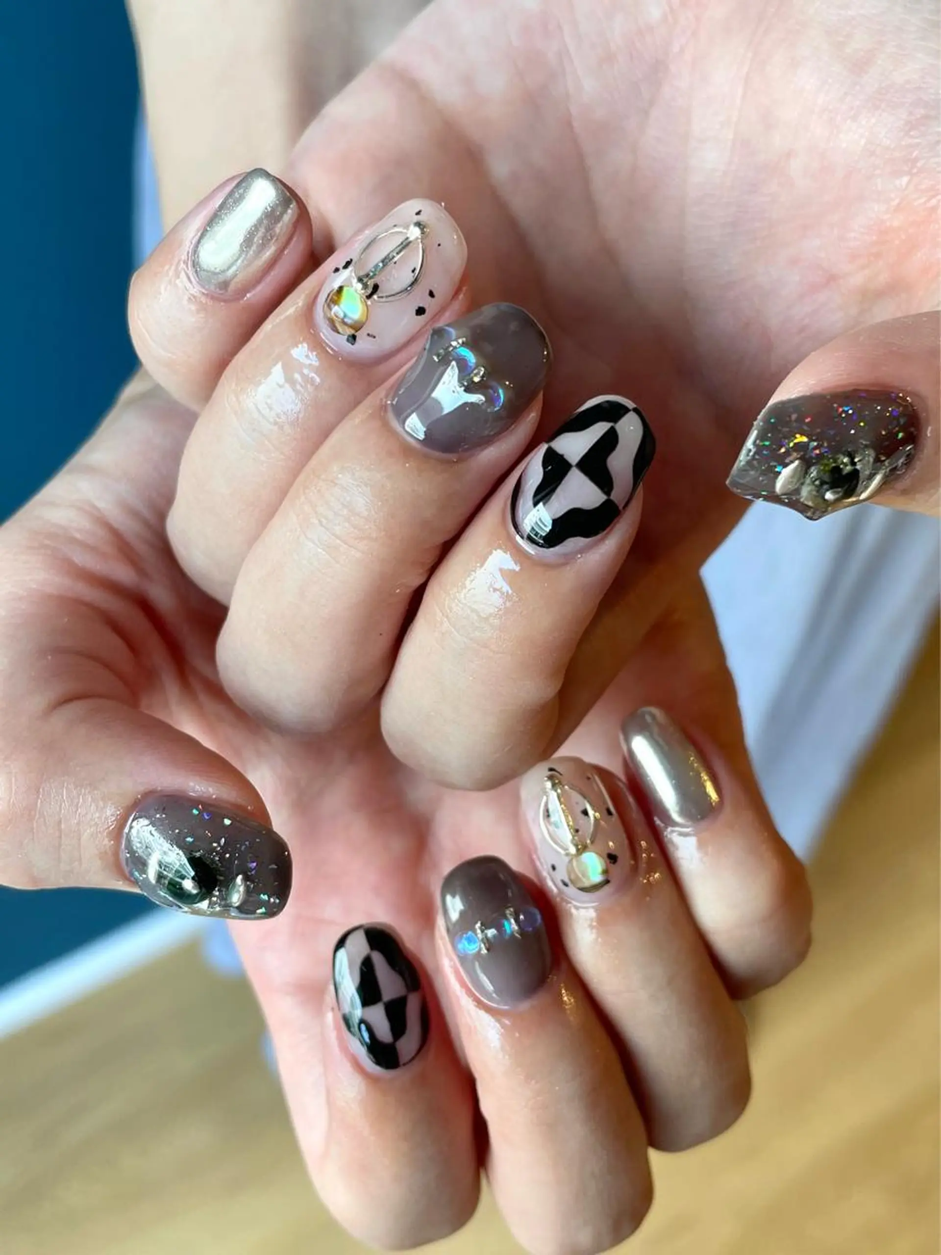 ネイル オーロラネイル クリアネイル ミラーネイル 夏ネイル Nail salon Euphoria所属・Nail salon Euphoriaのネイルデザイン