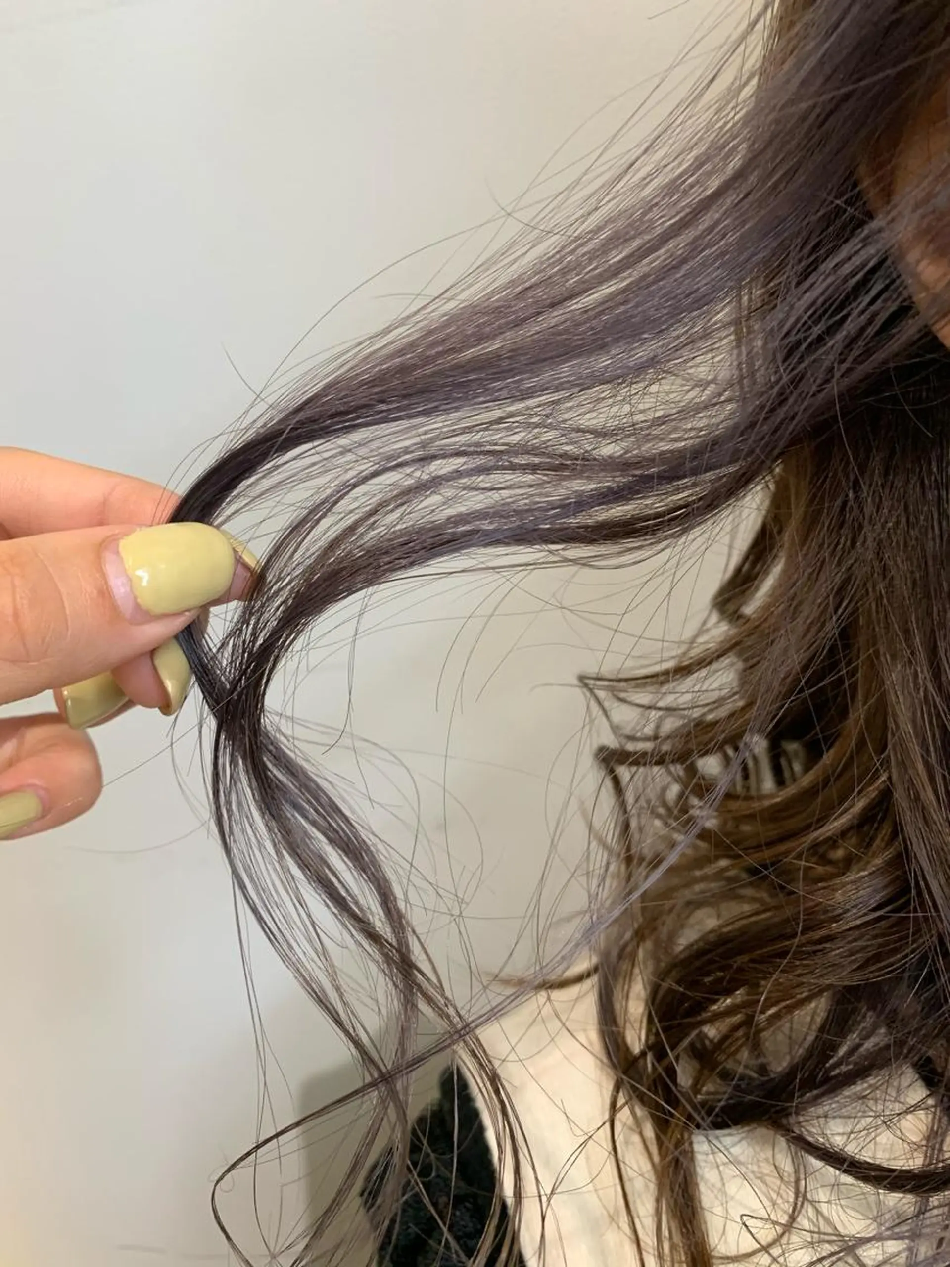 セミロング カラー アッシュ インナーカラー パープルカラー パープルアッシュ ヘアカラー トリートメント 🦖鶴岡香純🦖 育休中のヘアスタイル