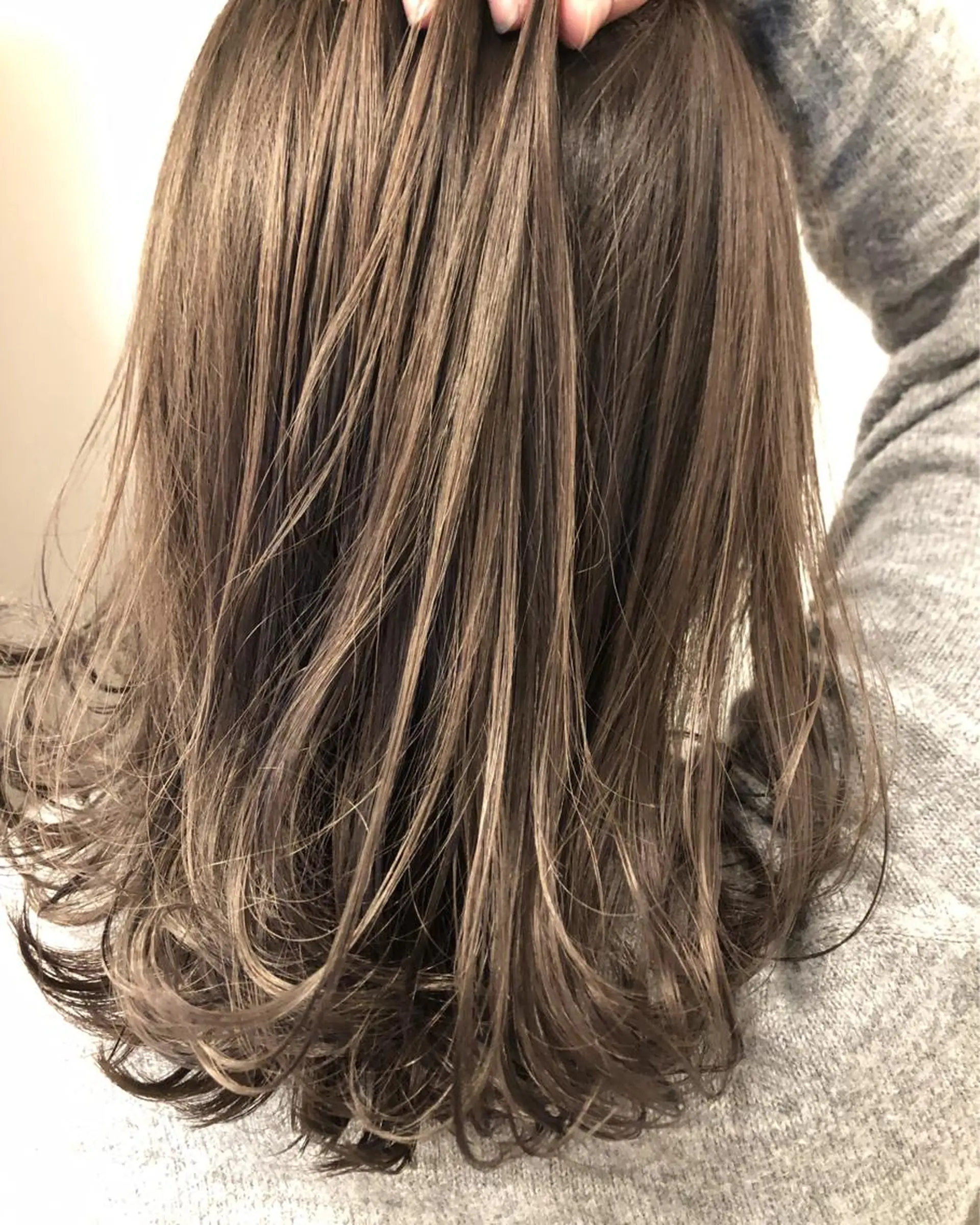 ミディアム カラー 岡田 拓也のヘアスタイル